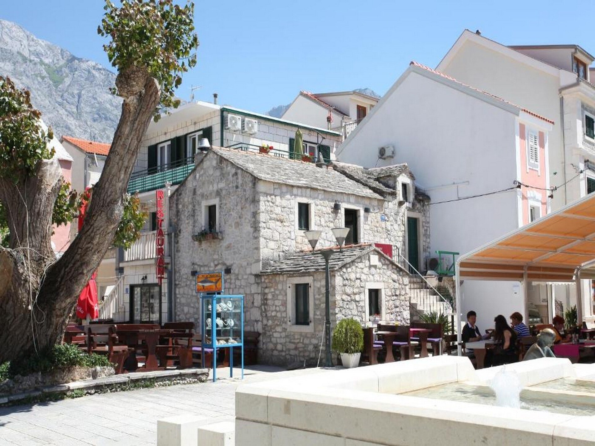 Appartement aan zee in Baška Voda met ruim terras en panoramisch zeezicht - foto 20