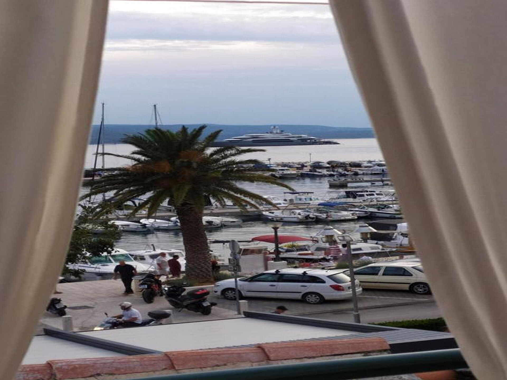 Appartement aan zee in Baška Voda met ruim terras en panoramisch zeezicht - foto 18