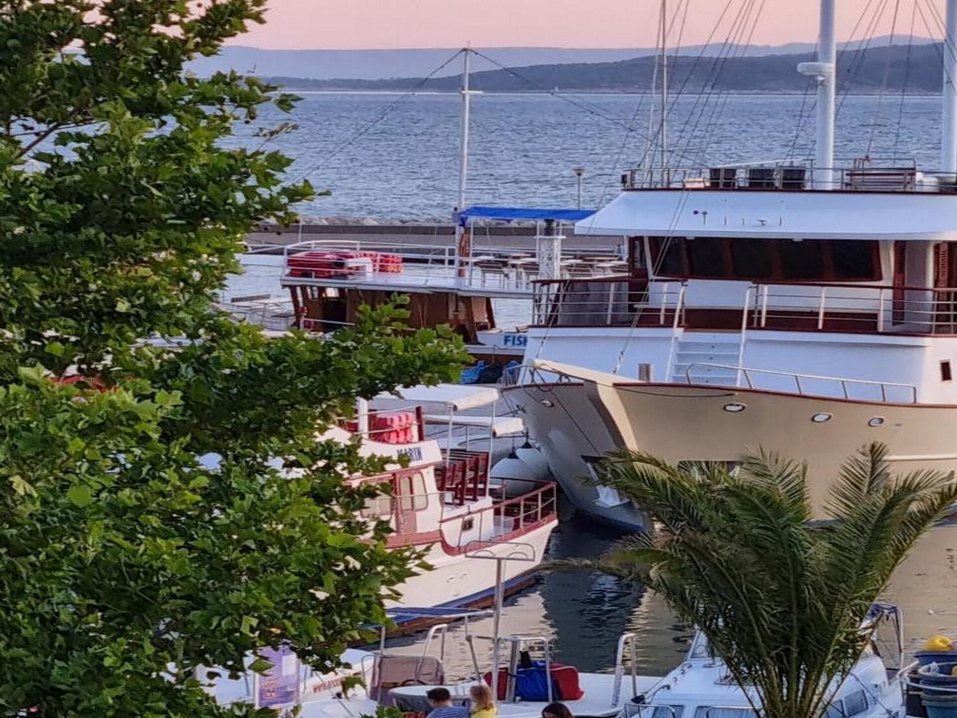 Appartement aan zee in Baška Voda met ruim terras en panoramisch zeezicht - foto 15