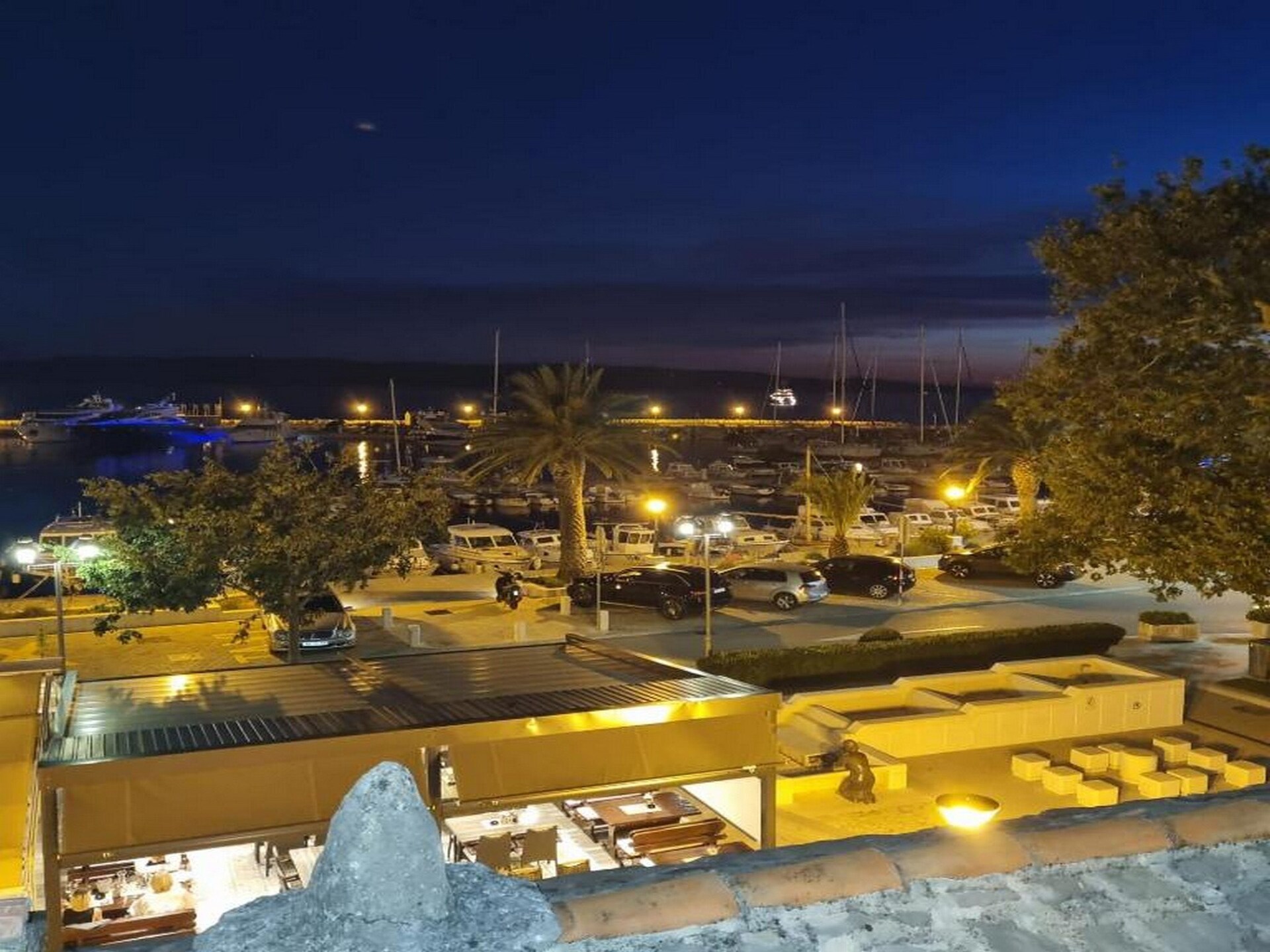 Appartement aan zee in Baška Voda met ruim terras en panoramisch zeezicht - foto 11