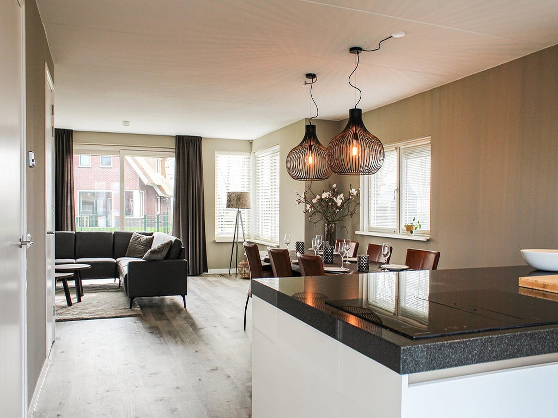 Rietgedekte villa met steiger aan het water in Friesland - foto 13