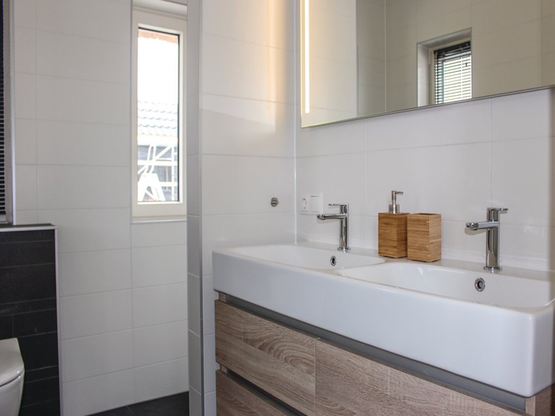Rietgedekte villa met sauna en bubbelbad op vakantiepark in Friesland - foto 27