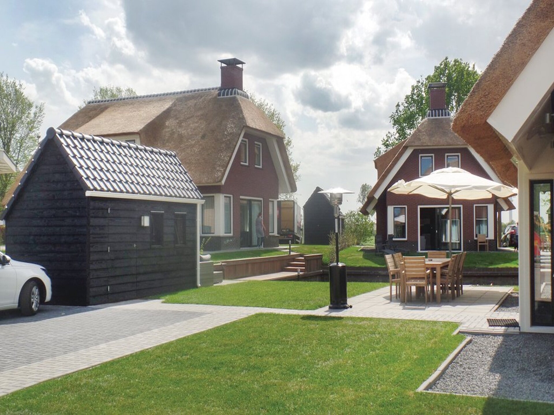 Rietgedekte villa met sauna en bubbelbad op vakantiepark in Friesland - foto 10