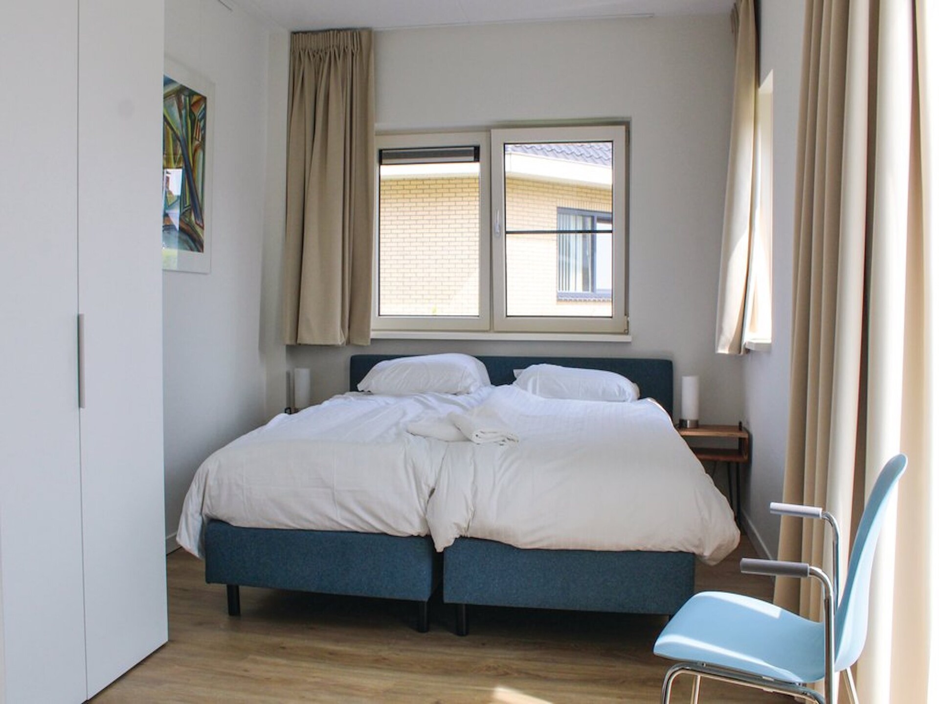 Rietgedekte villa met aanlegsteiger op rustig vakantiepark in Friesland - foto 4