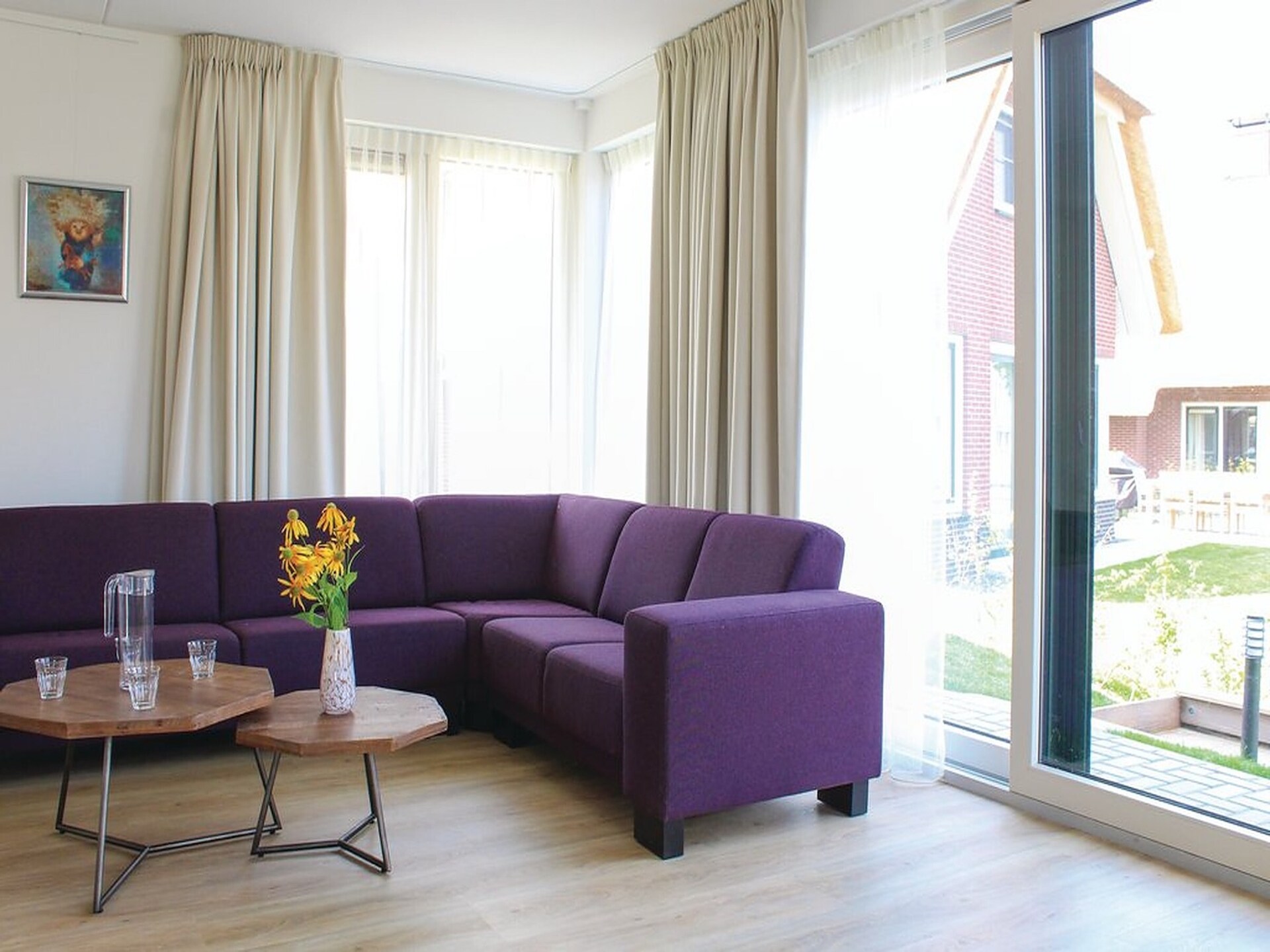 Rietgedekte villa met aanlegsteiger op rustig vakantiepark in Friesland - foto 11