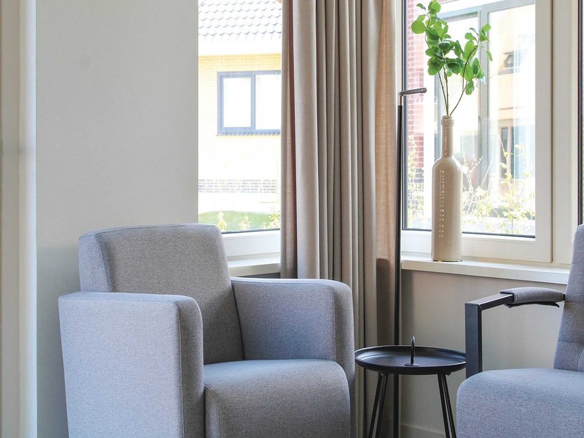 Luxe rietgedekte villa aan het water met sauna in Friesland - foto 7