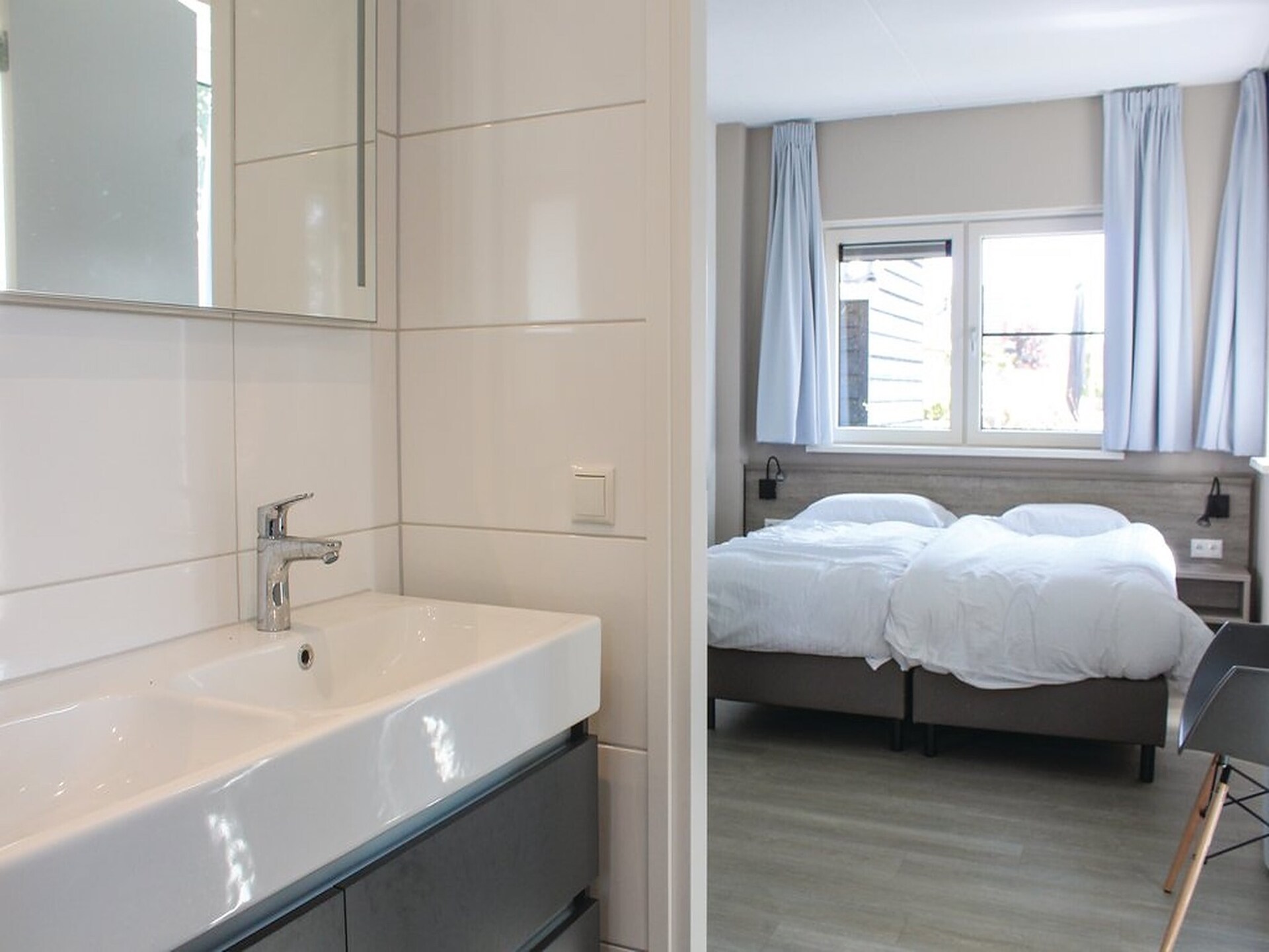 Luxe rietgedekte villa aan het water met sauna in Friesland - foto 4