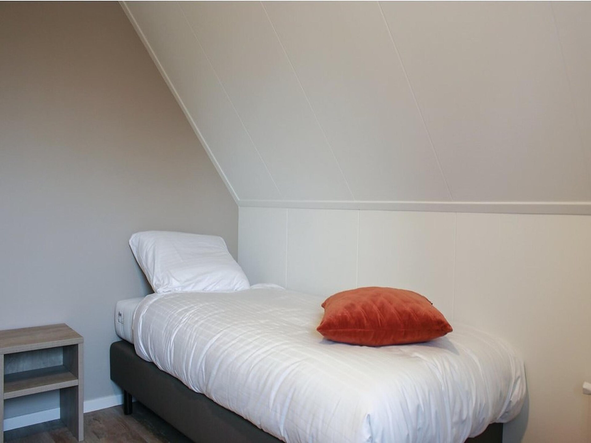 Rietgedekte luxe villa aan het water in Friesland, 8p, sauna, aanlegsteiger - foto 5