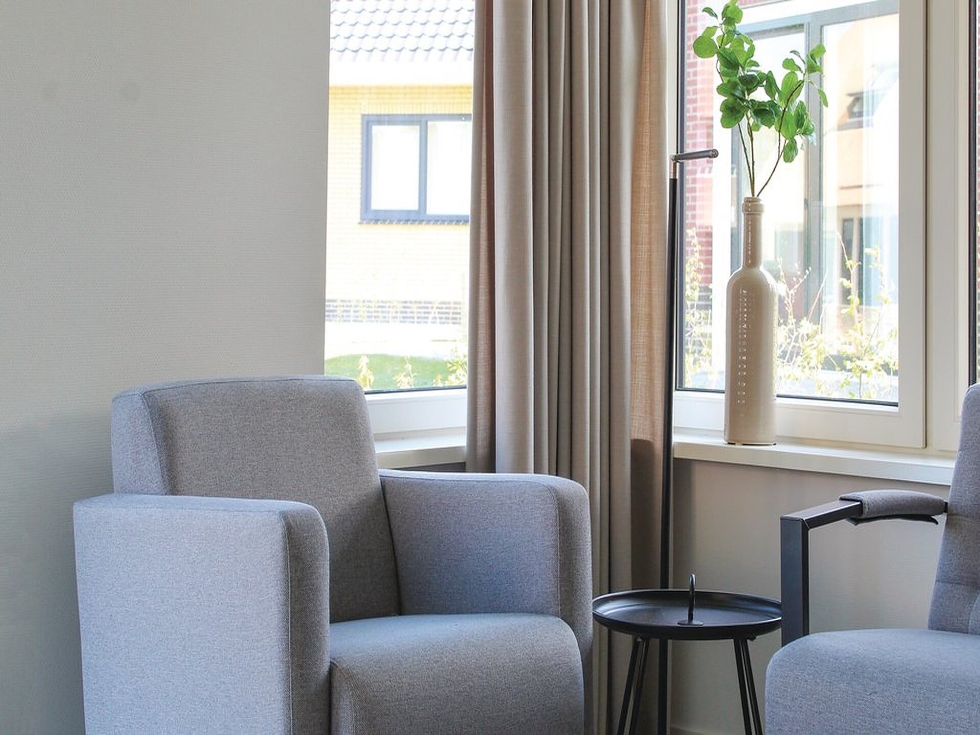 Rietgedekte villa aan het water op kleinschalig park in Friesland - foto 11