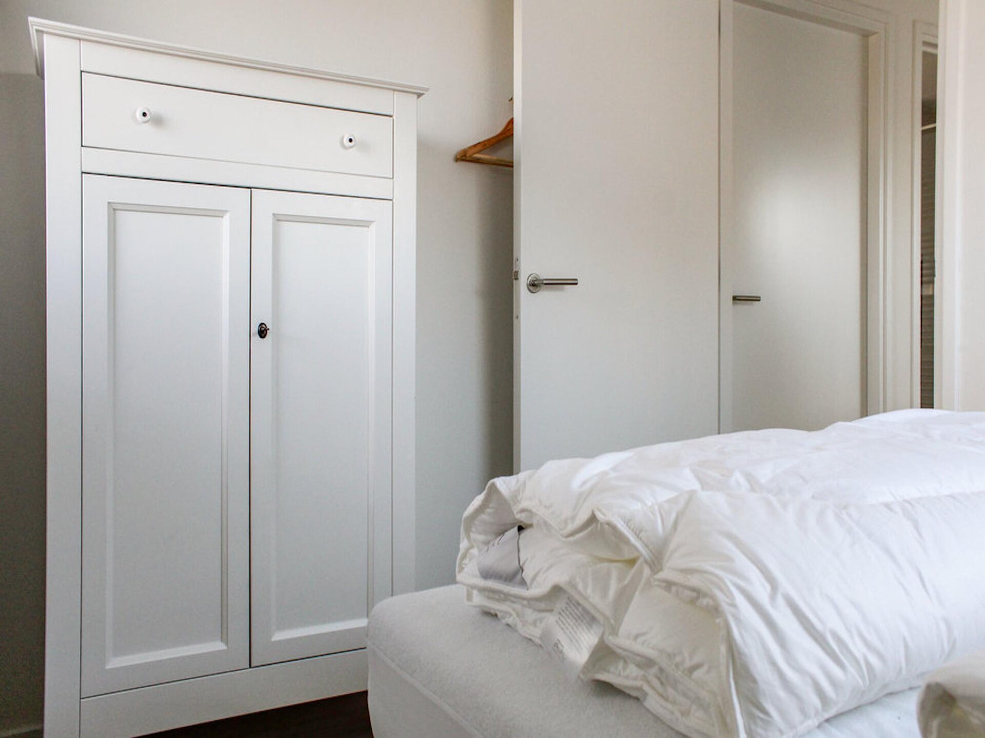 Rietgedekte villa aan het water voor 9 personen op Recreatiepark Idskenhuizen - foto 13
