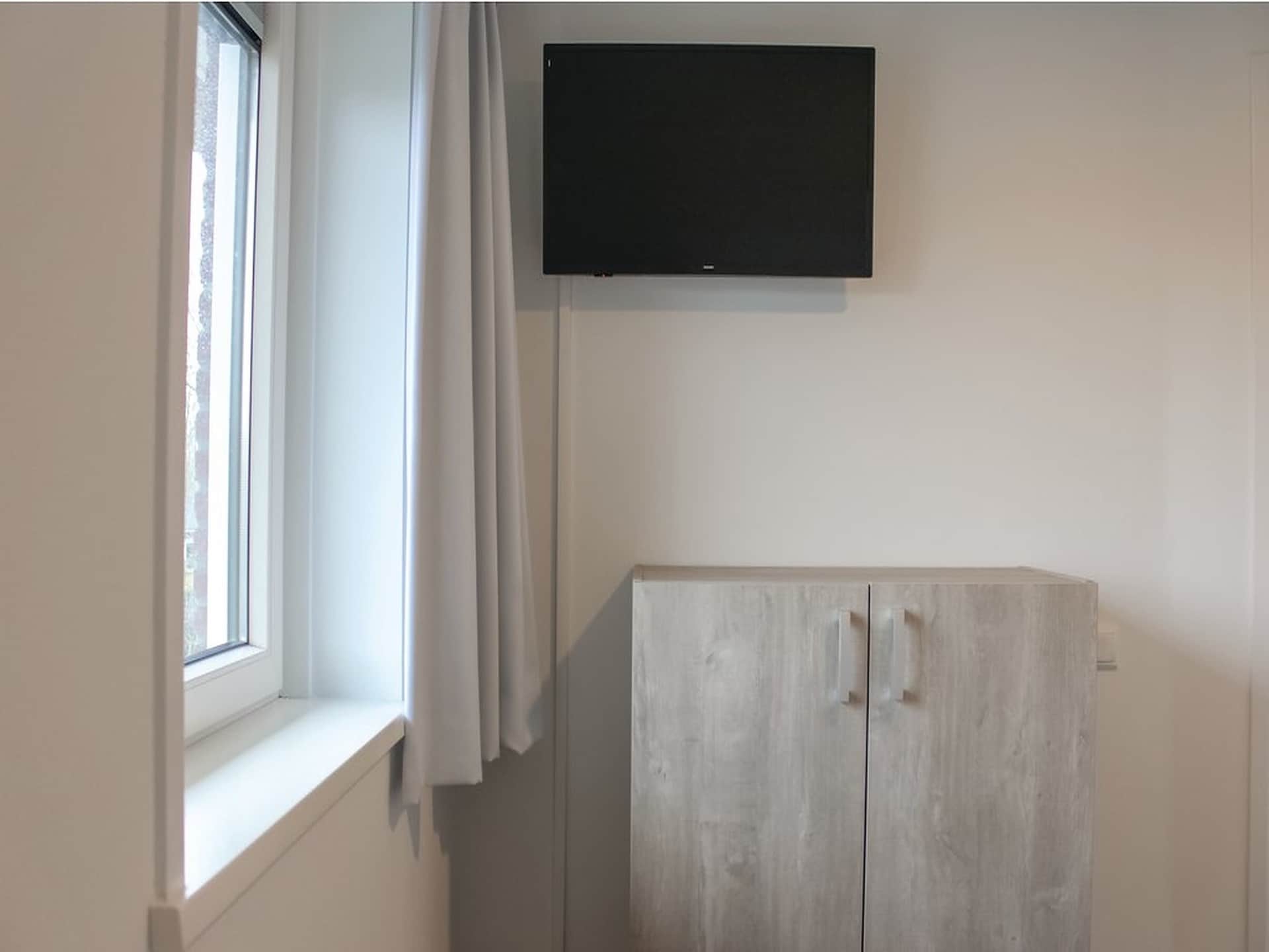 Rietgedekte 10-persoonsvilla met aanlegsteiger in Friesland - foto 10