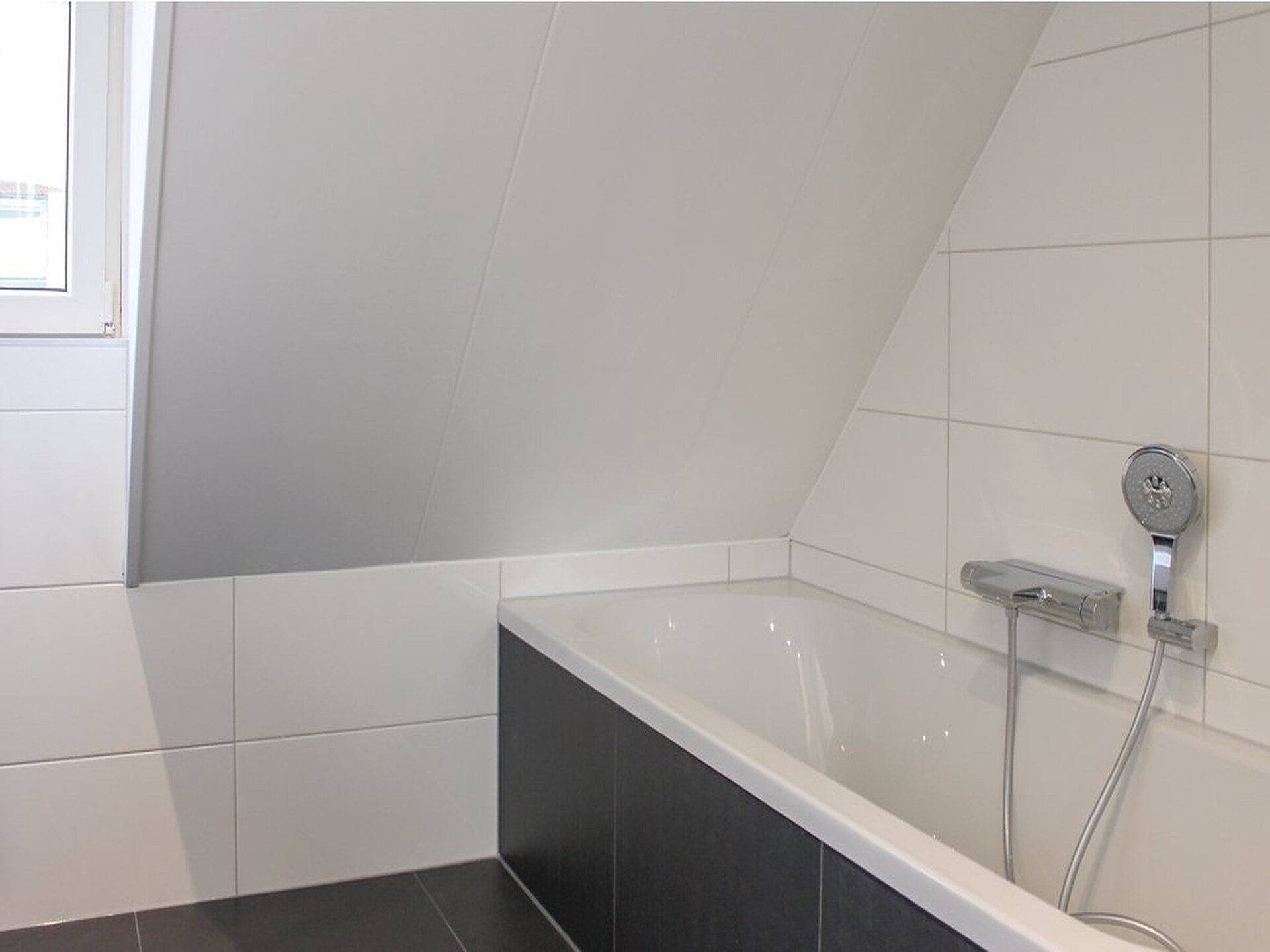 Rietgedekte villa aan het water voor 10 personen in Friesland - foto 22