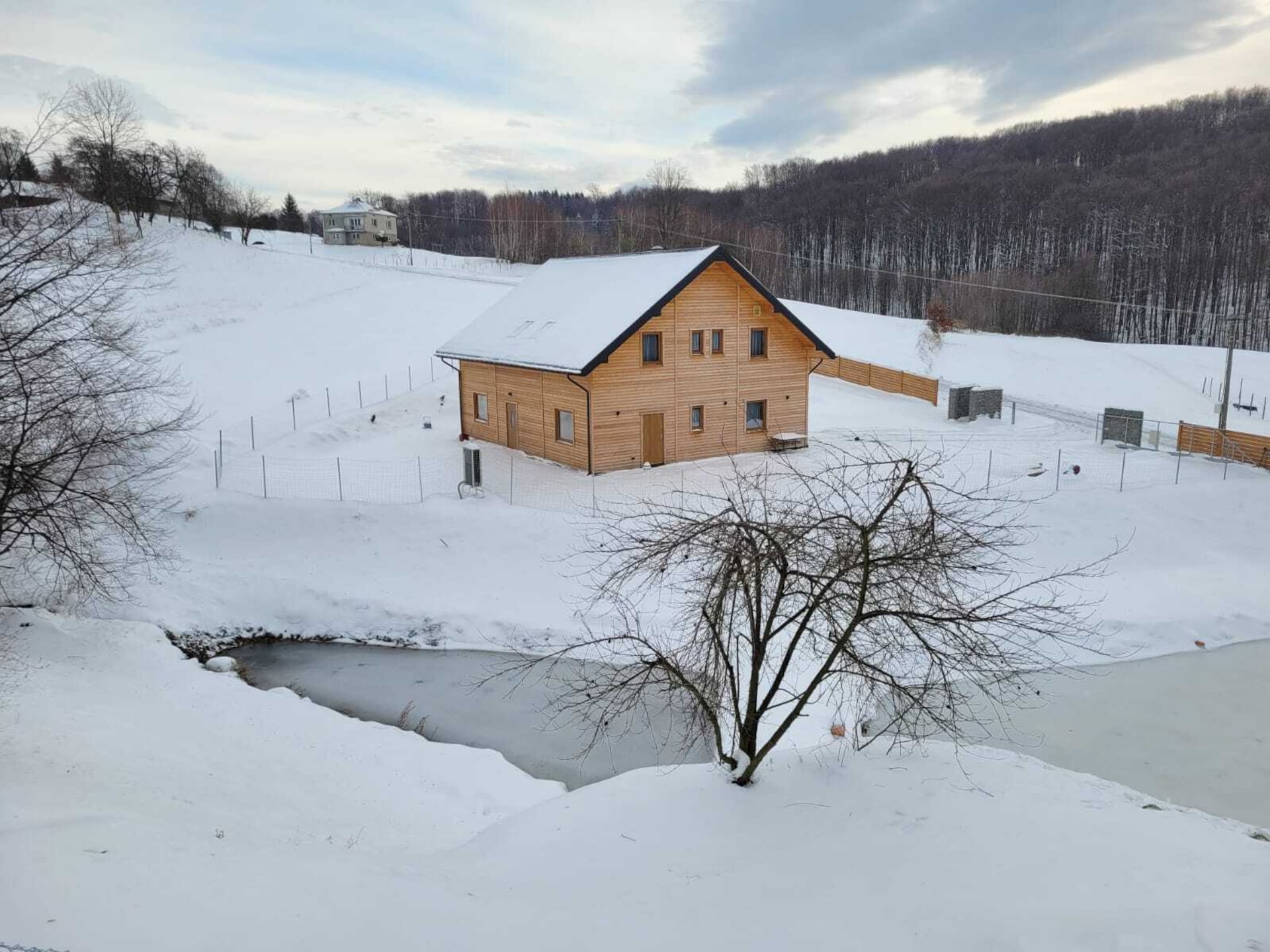 Ruim vakantiehuis met privézwembad voor 12 personen in het bergachtige Wiśniowa - foto 32