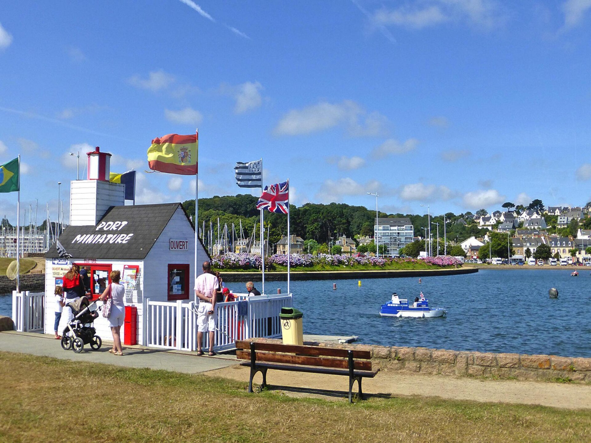 Aan zee: Ruim vakantiehuis voor 8 personen in Perros-Guirec - foto 24
