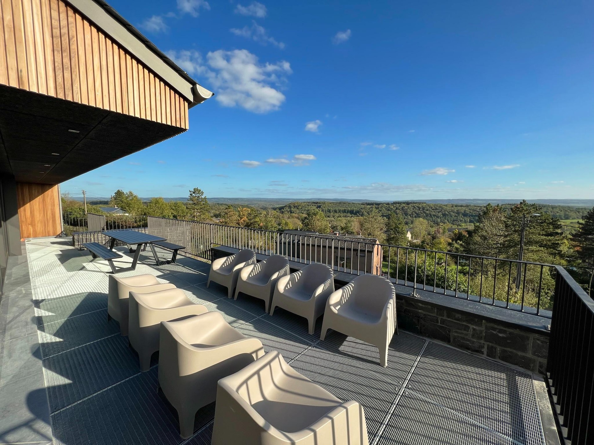 8-persoons vakantiehuis met binnenzwembad en panoramisch uitzicht in Septon - foto 20