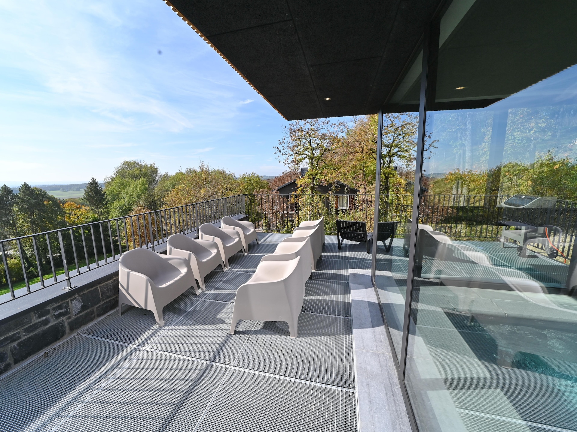 8-persoons vakantiehuis met binnenzwembad en panoramisch uitzicht in Septon - foto 21