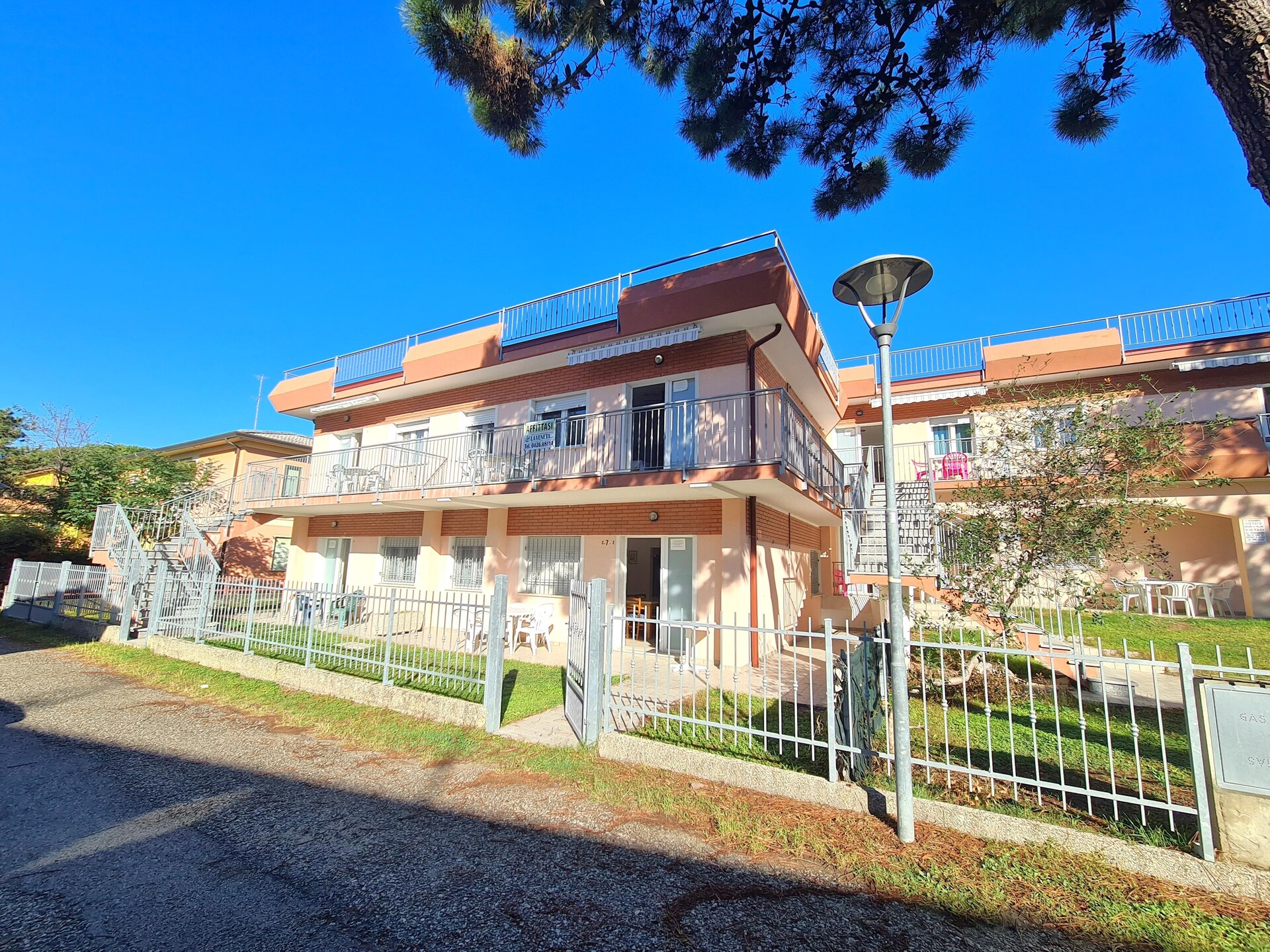 Ruim appartement met balkon op 150 meter van het strand in Rosolina Mare - foto 27