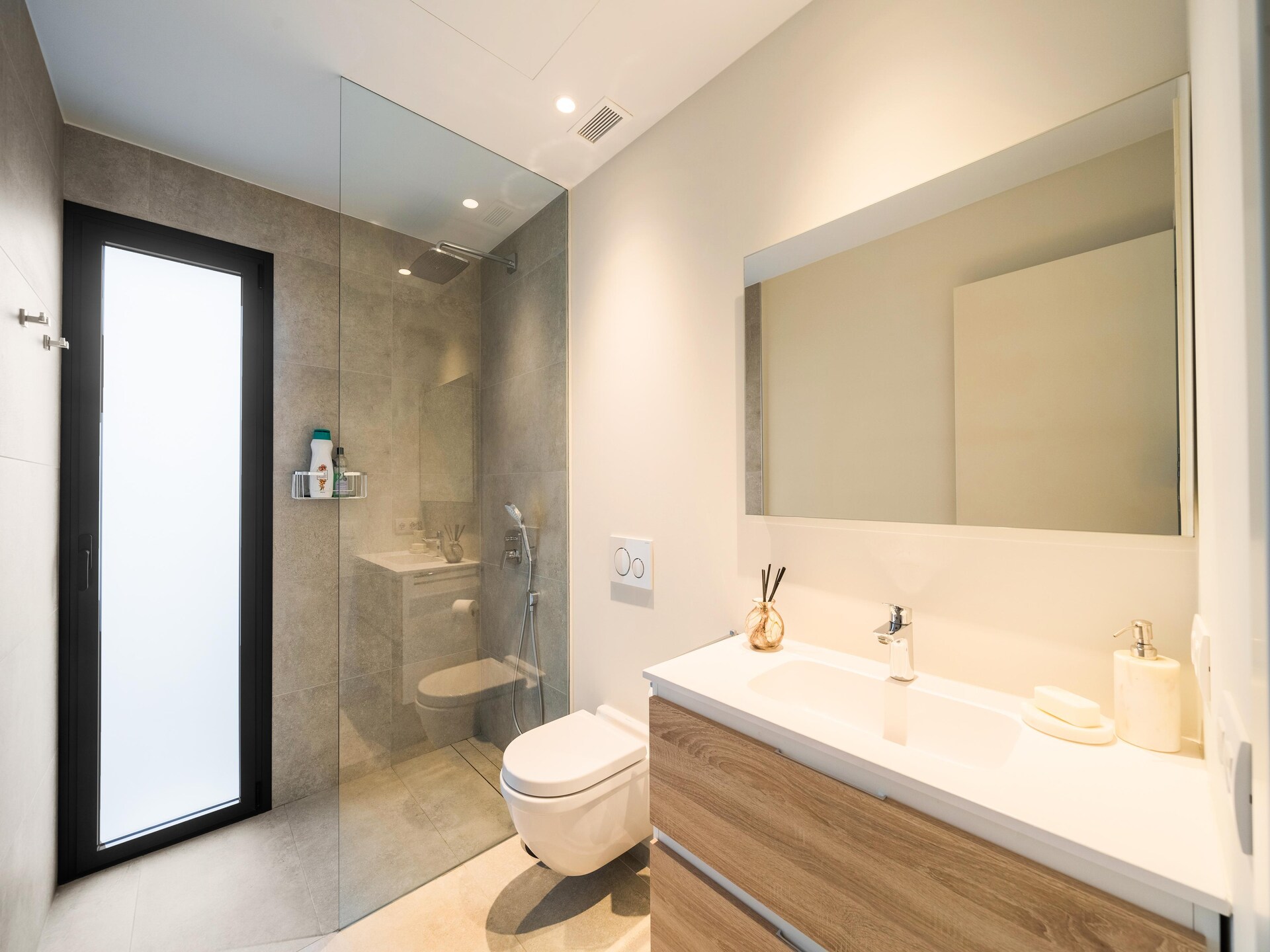 Moderne villa met privézwembad op Las Colinas Golf & Country Club - foto 27