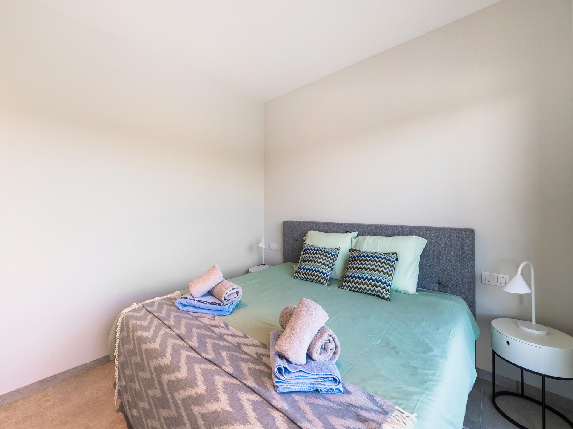 Moderne villa met privézwembad op Las Colinas Golf & Country Club - foto 18