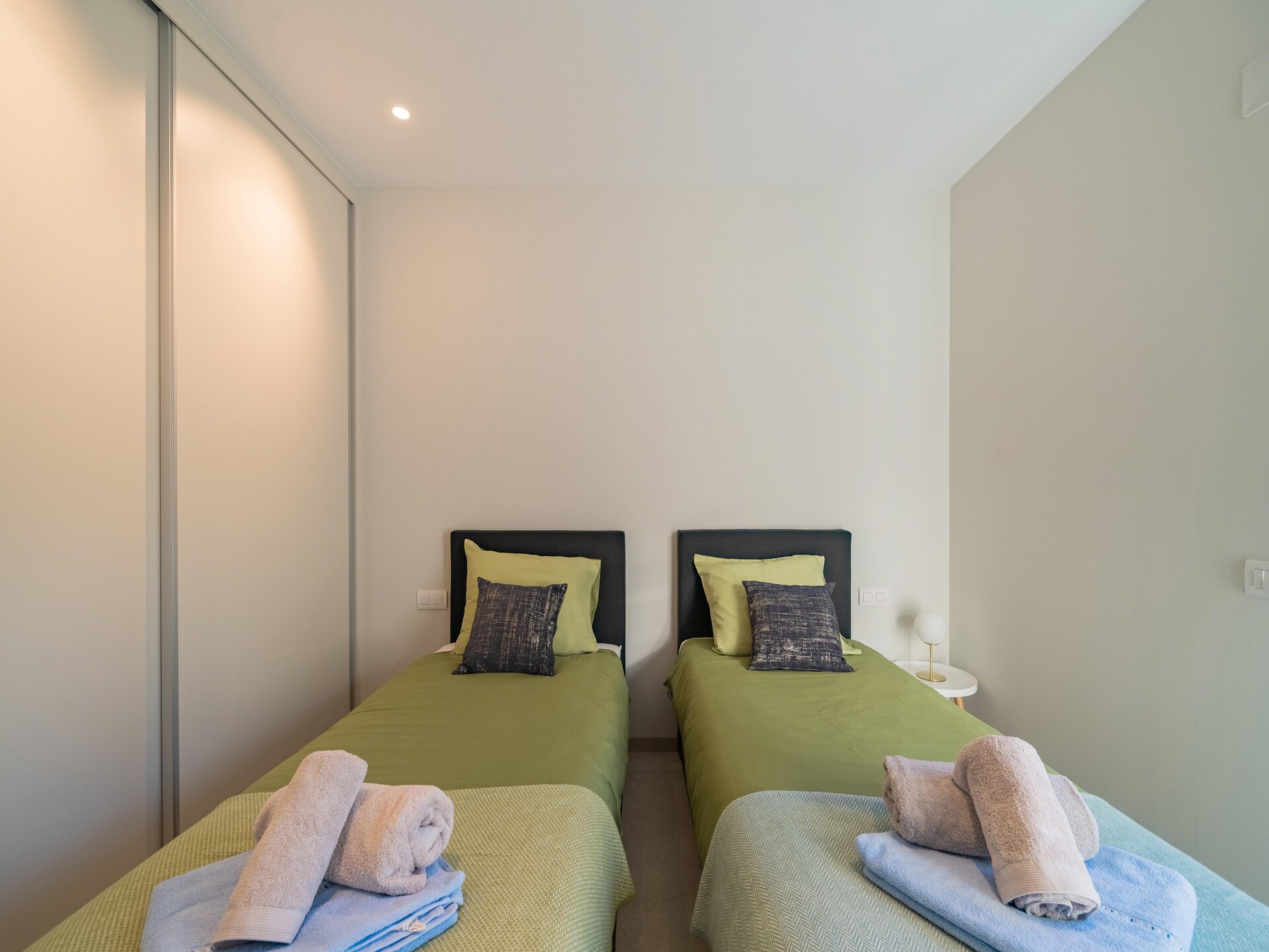 Moderne villa met privézwembad op Las Colinas Golf & Country Club - foto 22