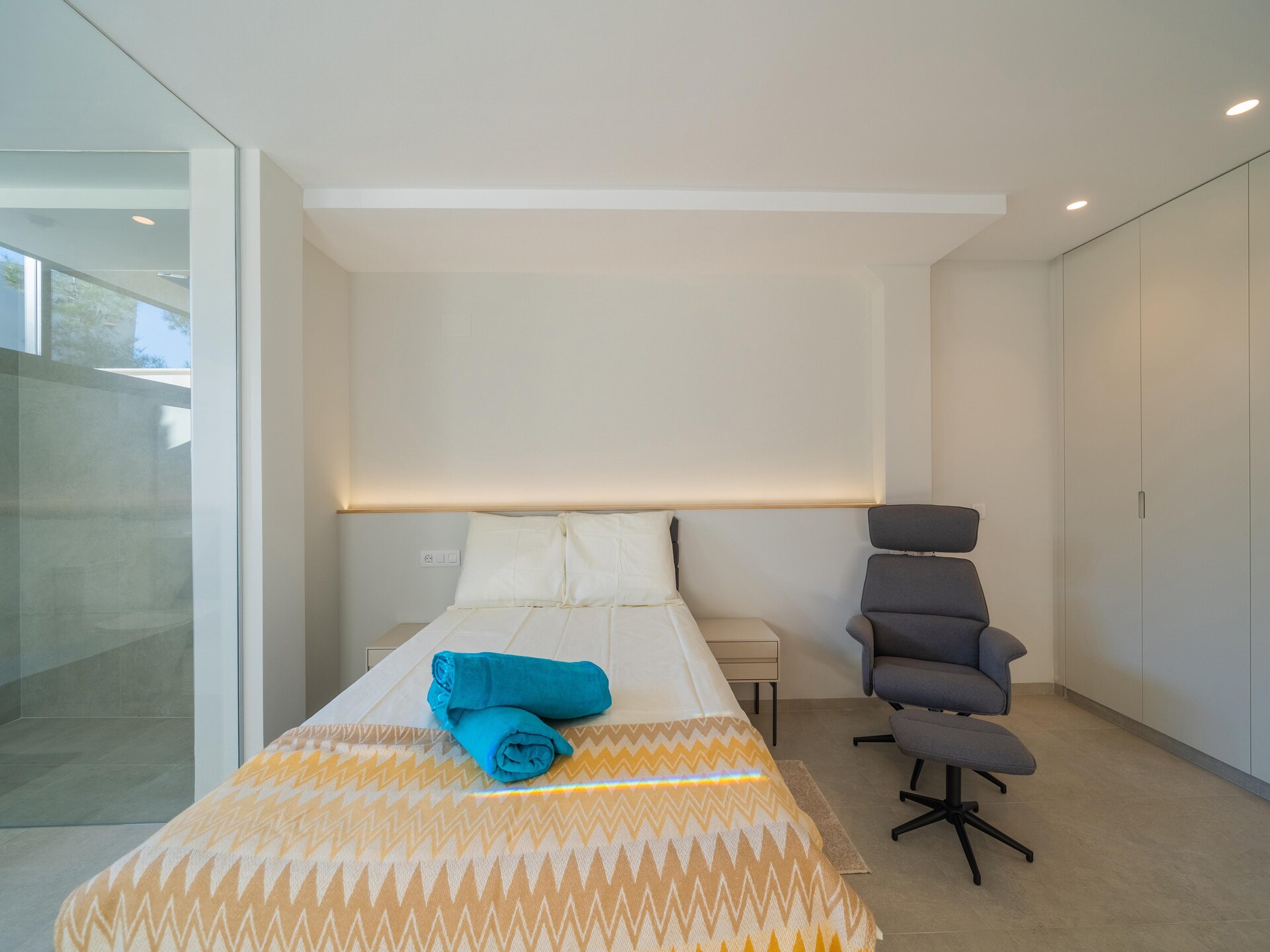 Moderne villa met privézwembad op Las Colinas Golf & Country Club - foto 25