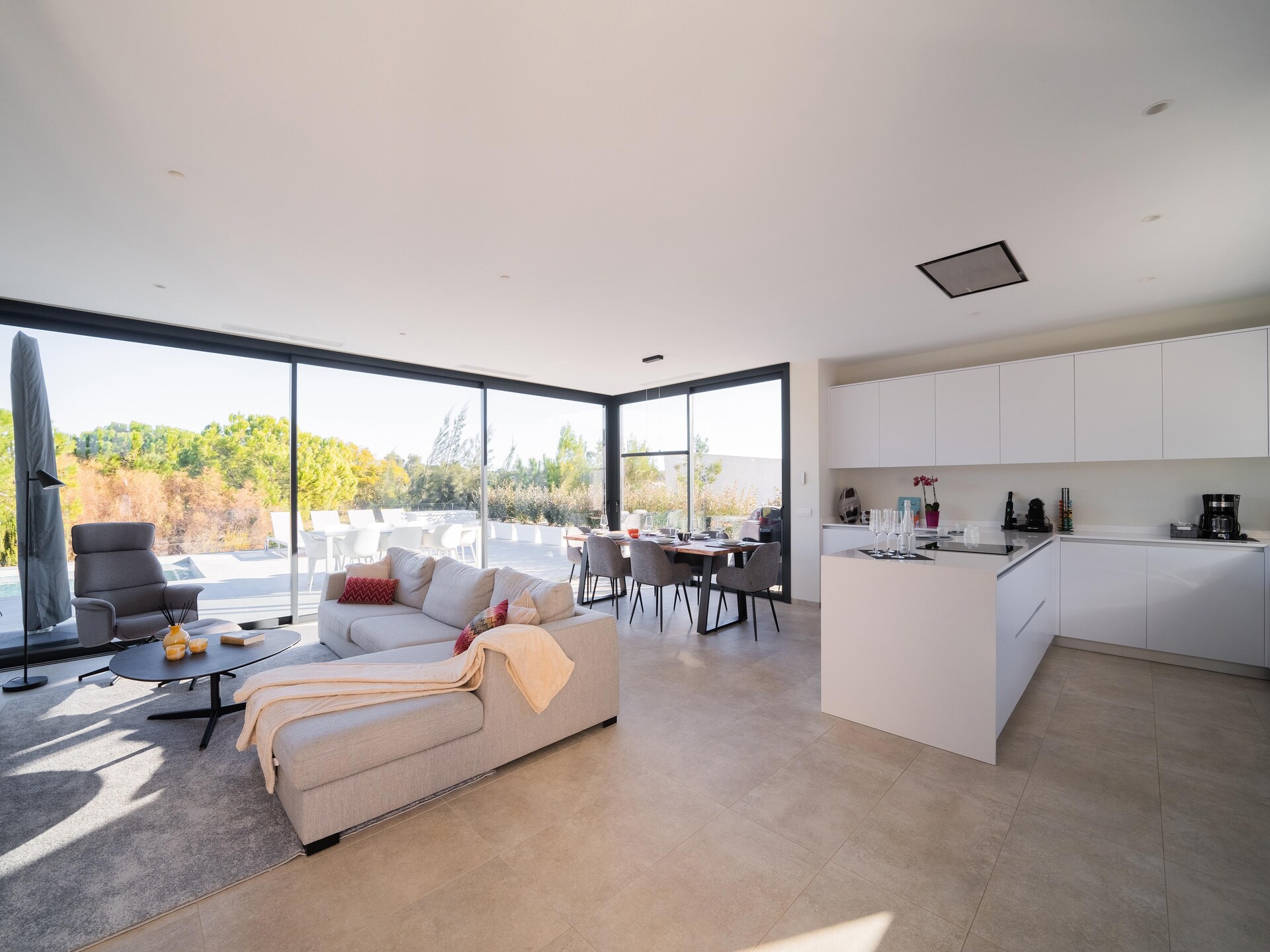 Moderne villa met privézwembad op Las Colinas Golf & Country Club - foto 11