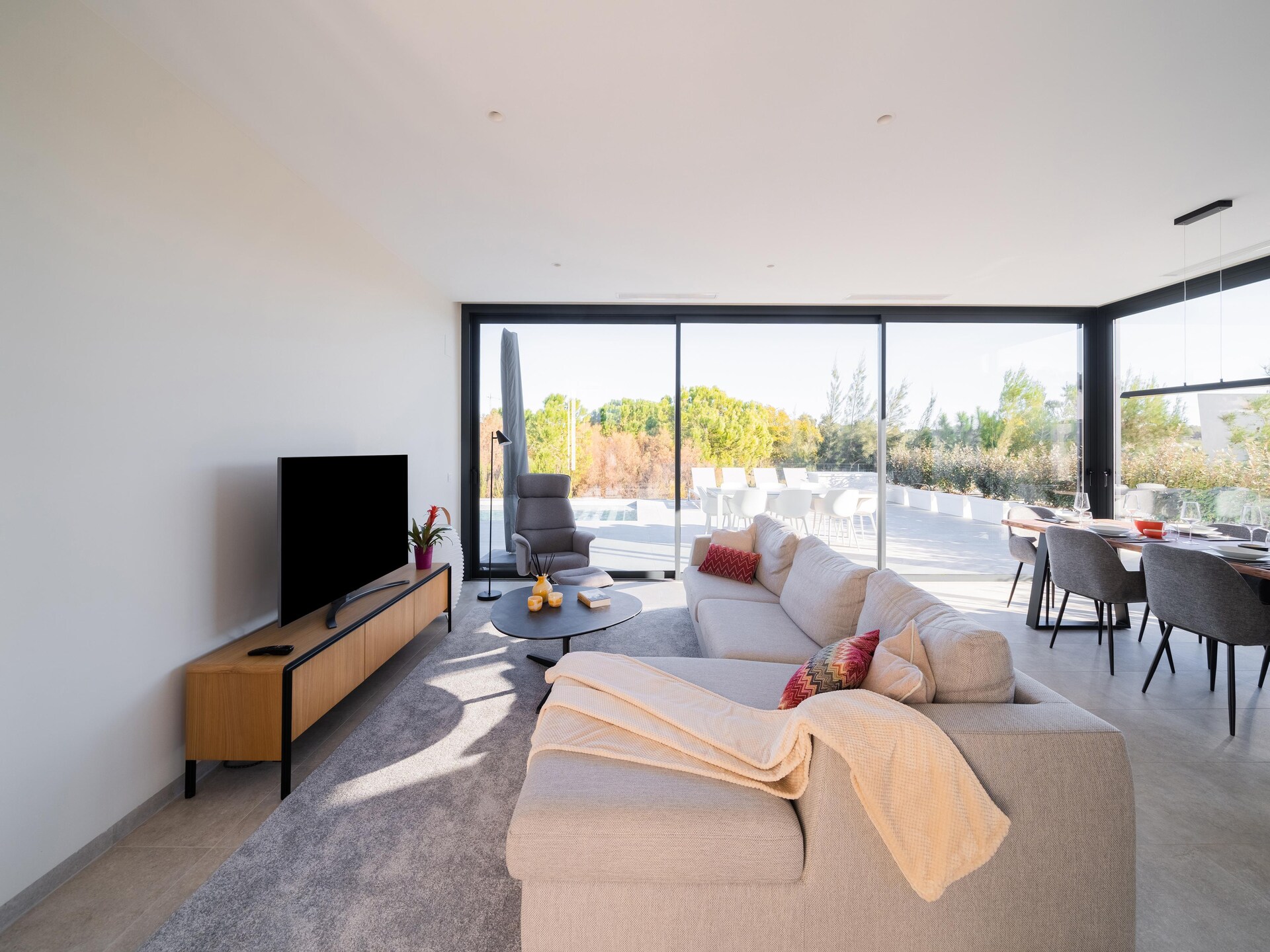 Moderne villa met privézwembad op Las Colinas Golf & Country Club - foto 3