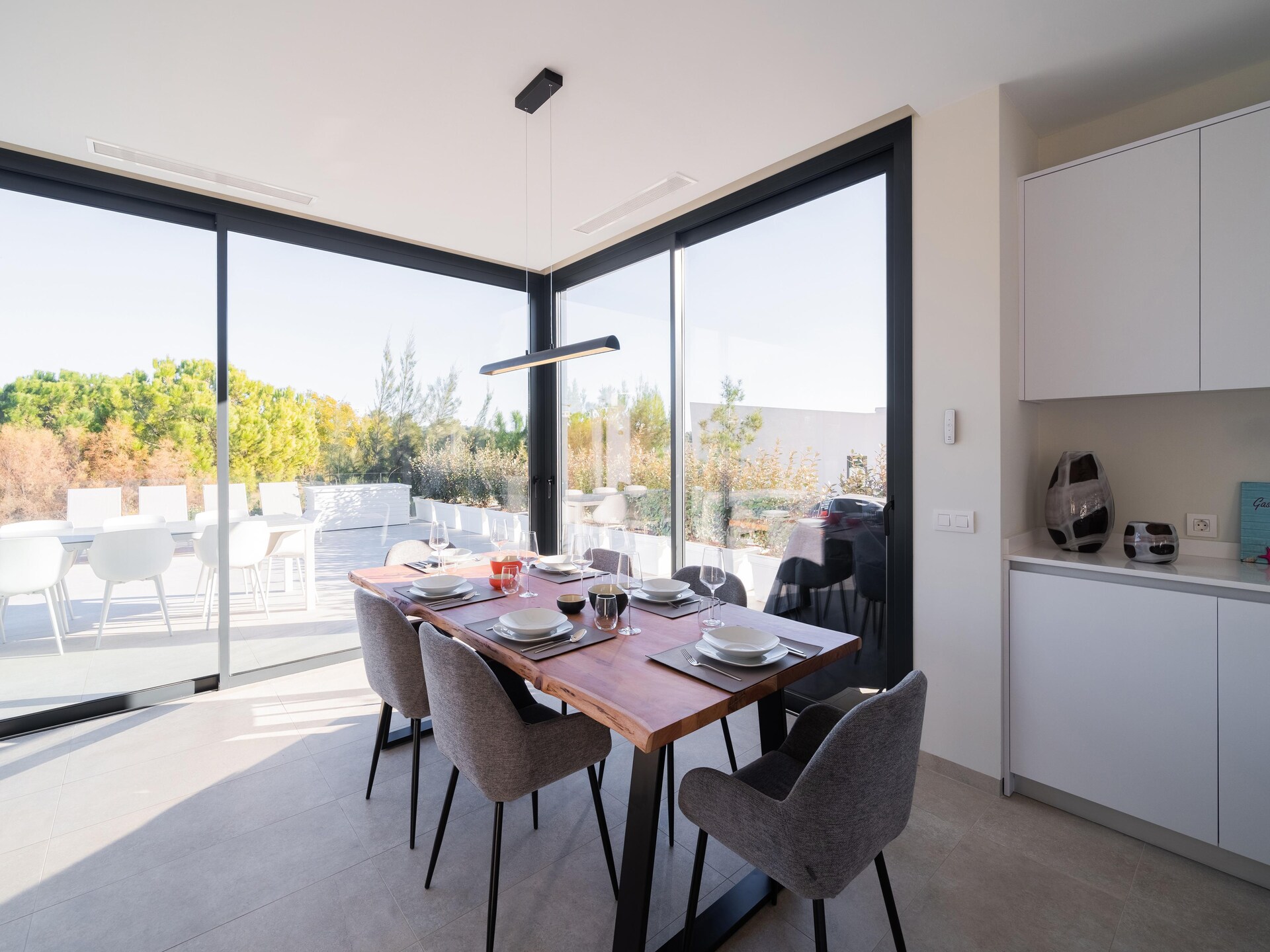 Moderne villa met privézwembad op Las Colinas Golf & Country Club - foto 13