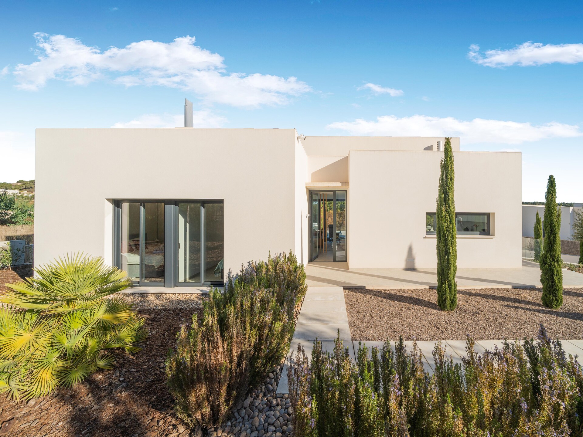 Moderne villa met privézwembad op Las Colinas Golf & Country Club - foto 8