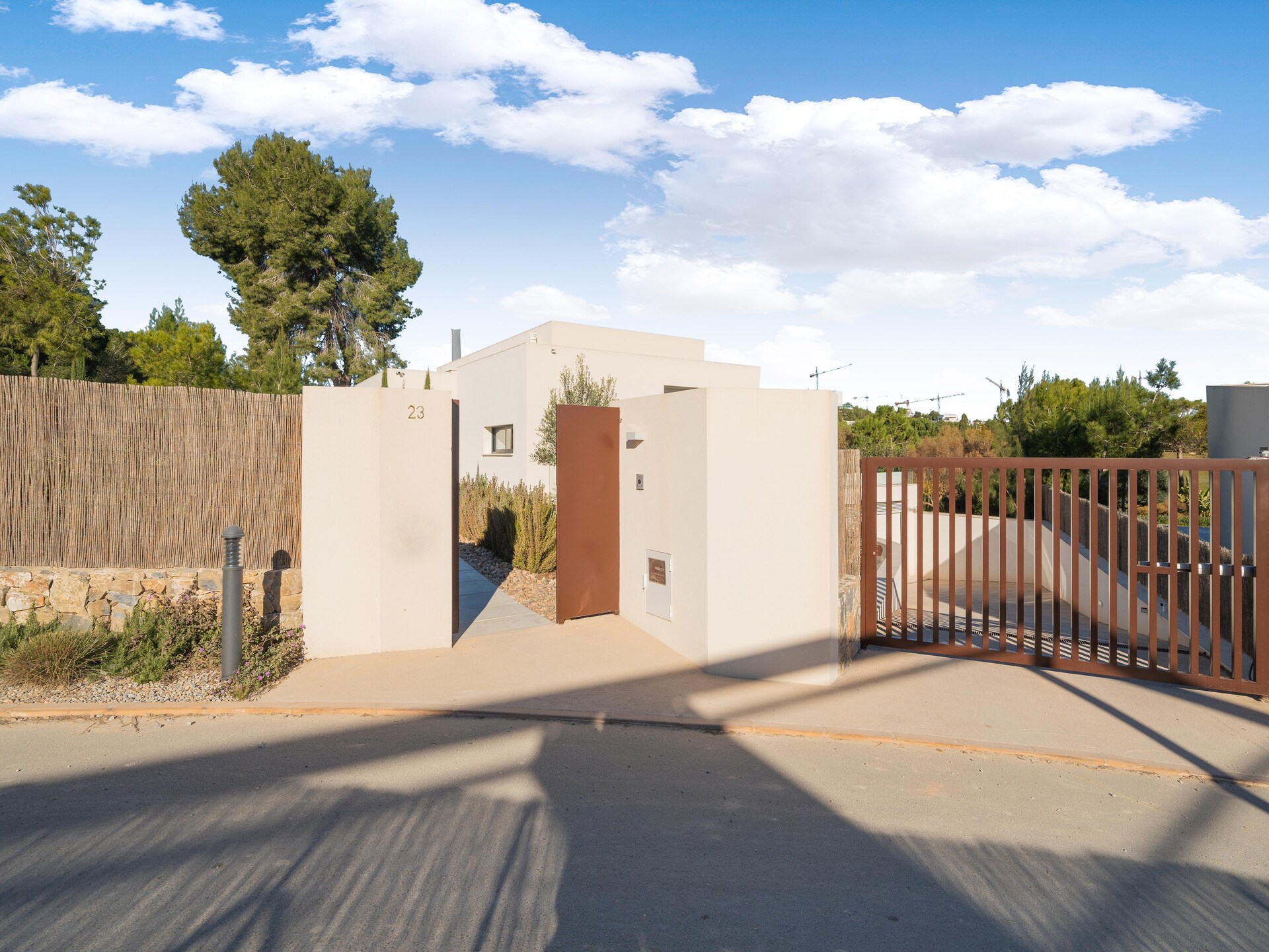 Moderne villa met privézwembad op Las Colinas Golf & Country Club - foto 9