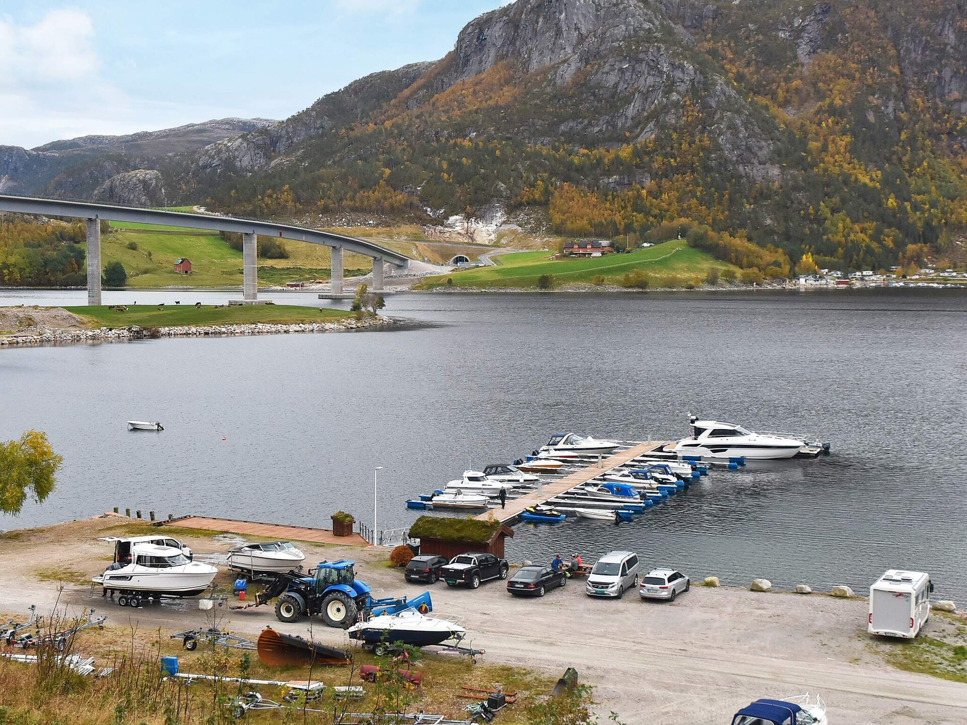Vrijstaand vakantiehuis aan het Åstfjord met panoramisch uitzicht en vismogelijkheden - foto 9