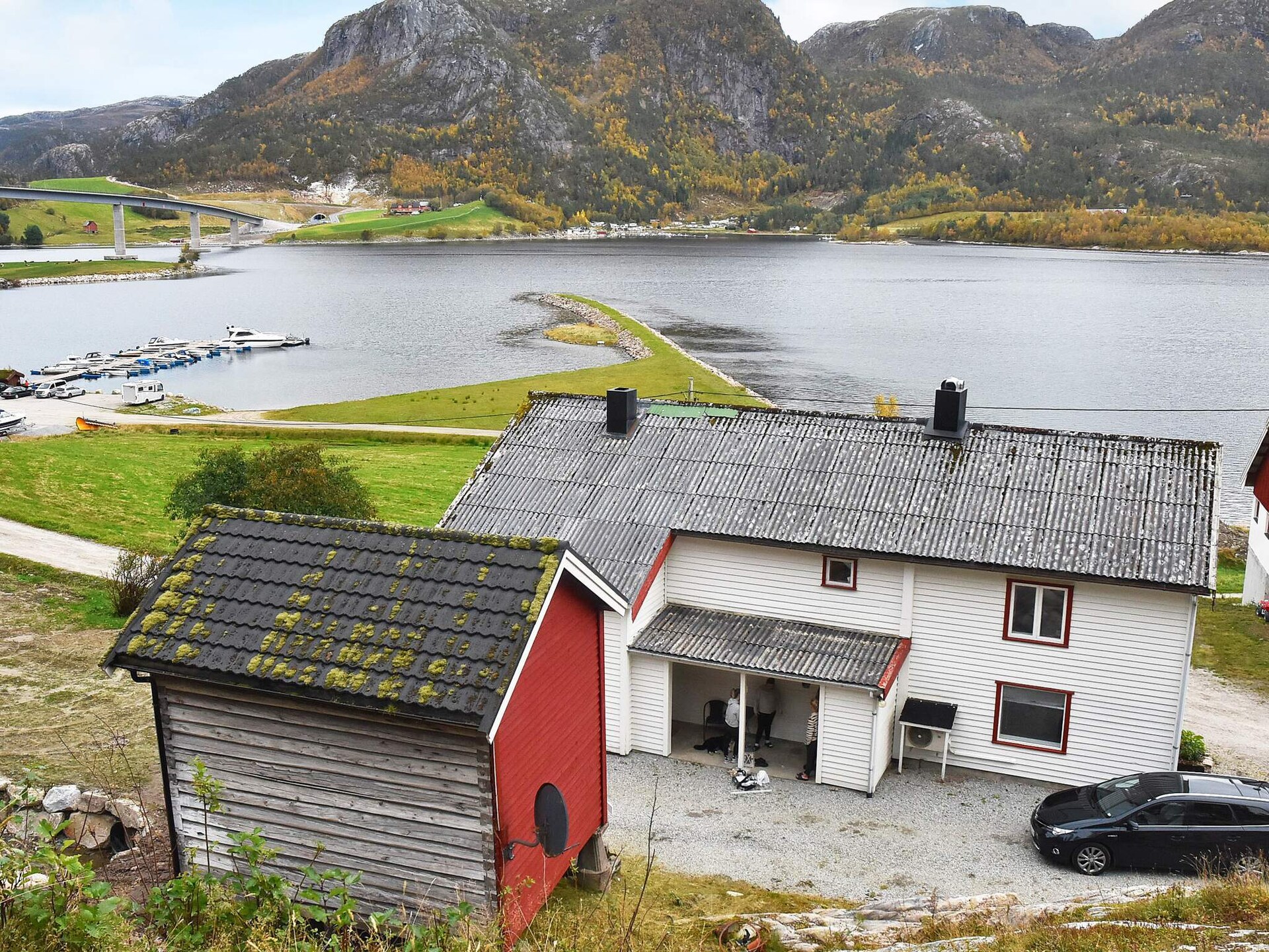 Vrijstaand vakantiehuis aan het Åstfjord met panoramisch uitzicht en vismogelijkheden - foto 2