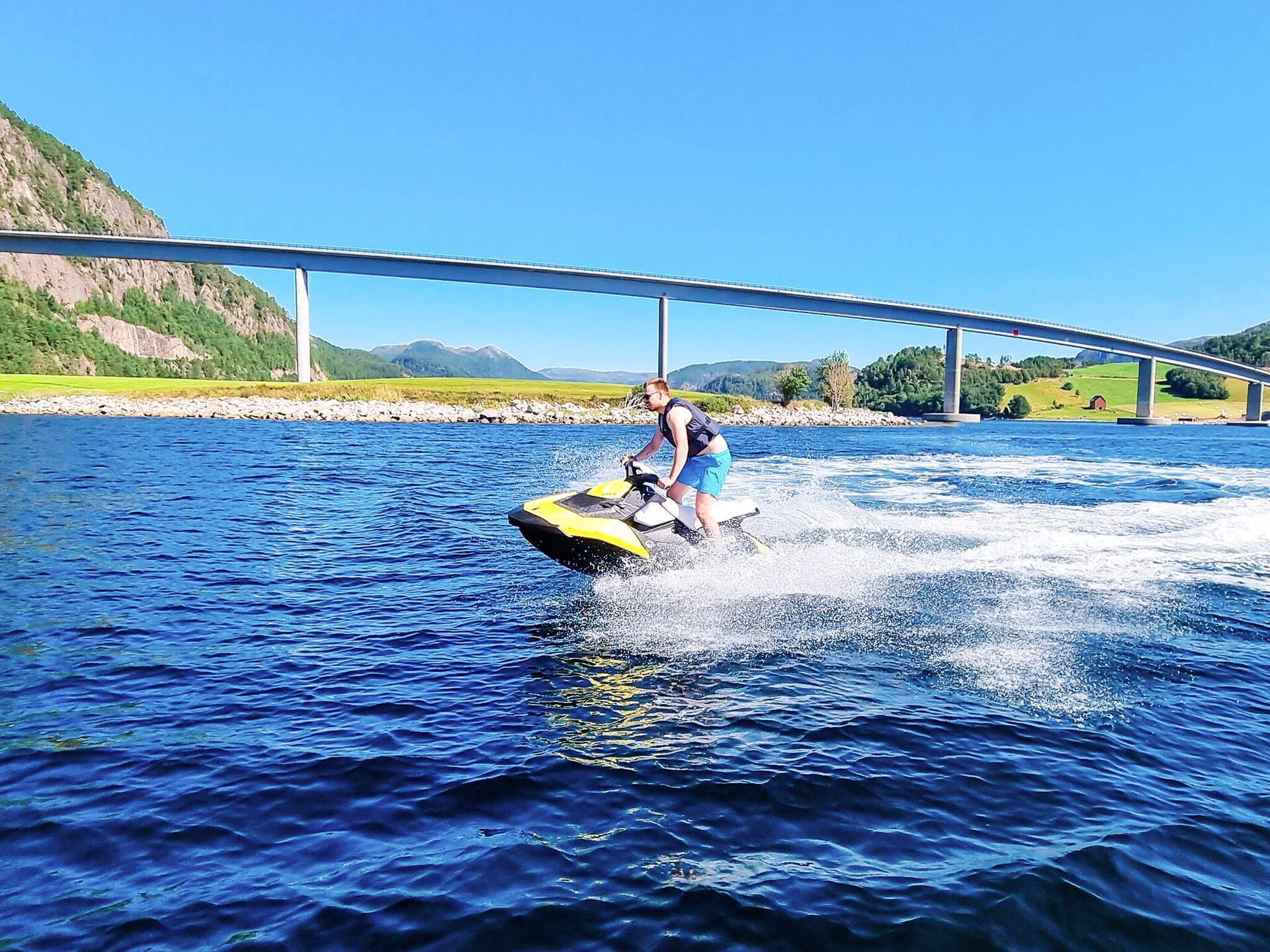 Vrijstaand vakantiehuis aan het Åstfjord met panoramisch uitzicht en vismogelijkheden - foto 10