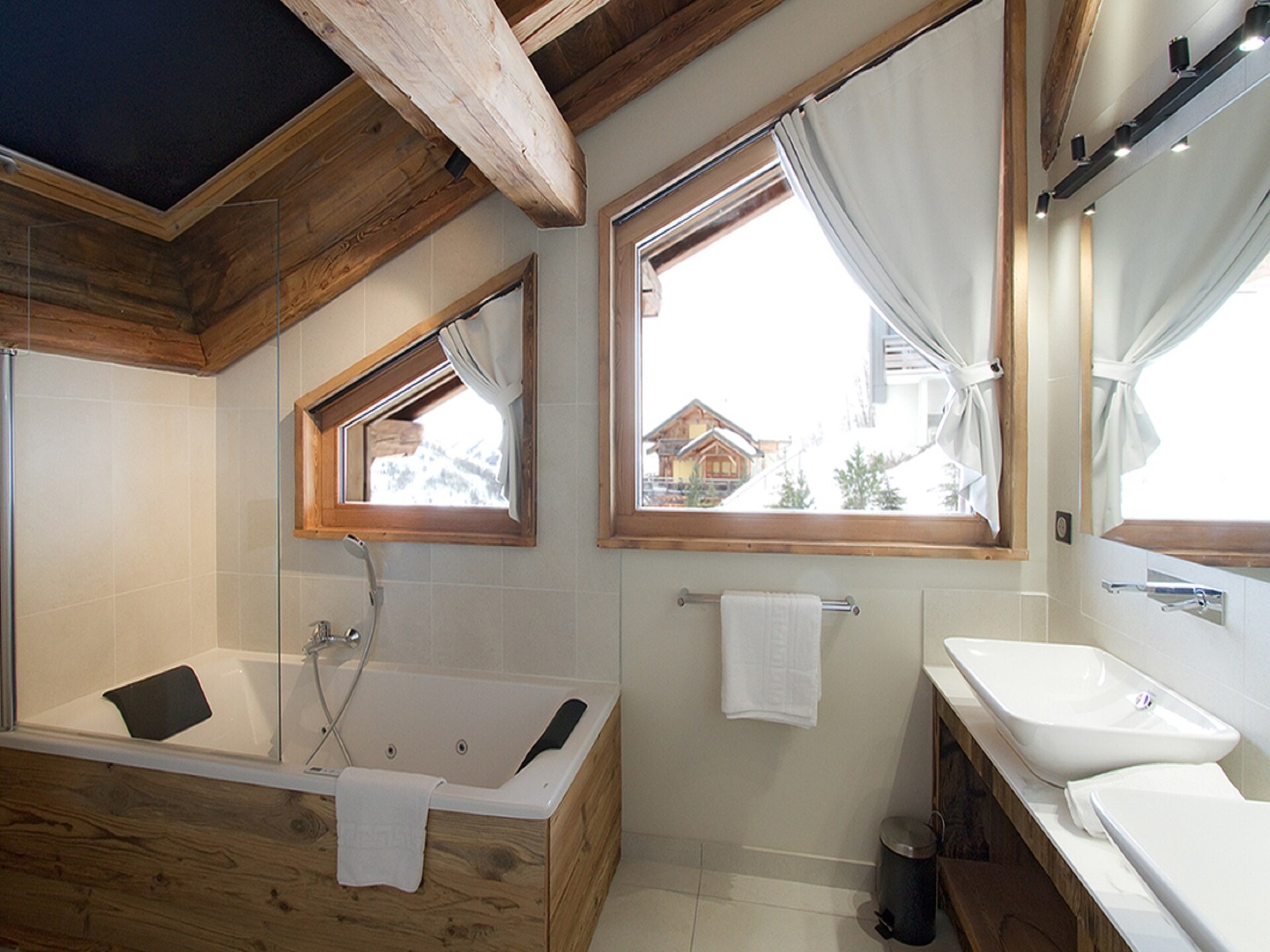 Chalet Le Lys: Luxe 14-persoons chalet met zwembad op 50m van de piste - foto 16