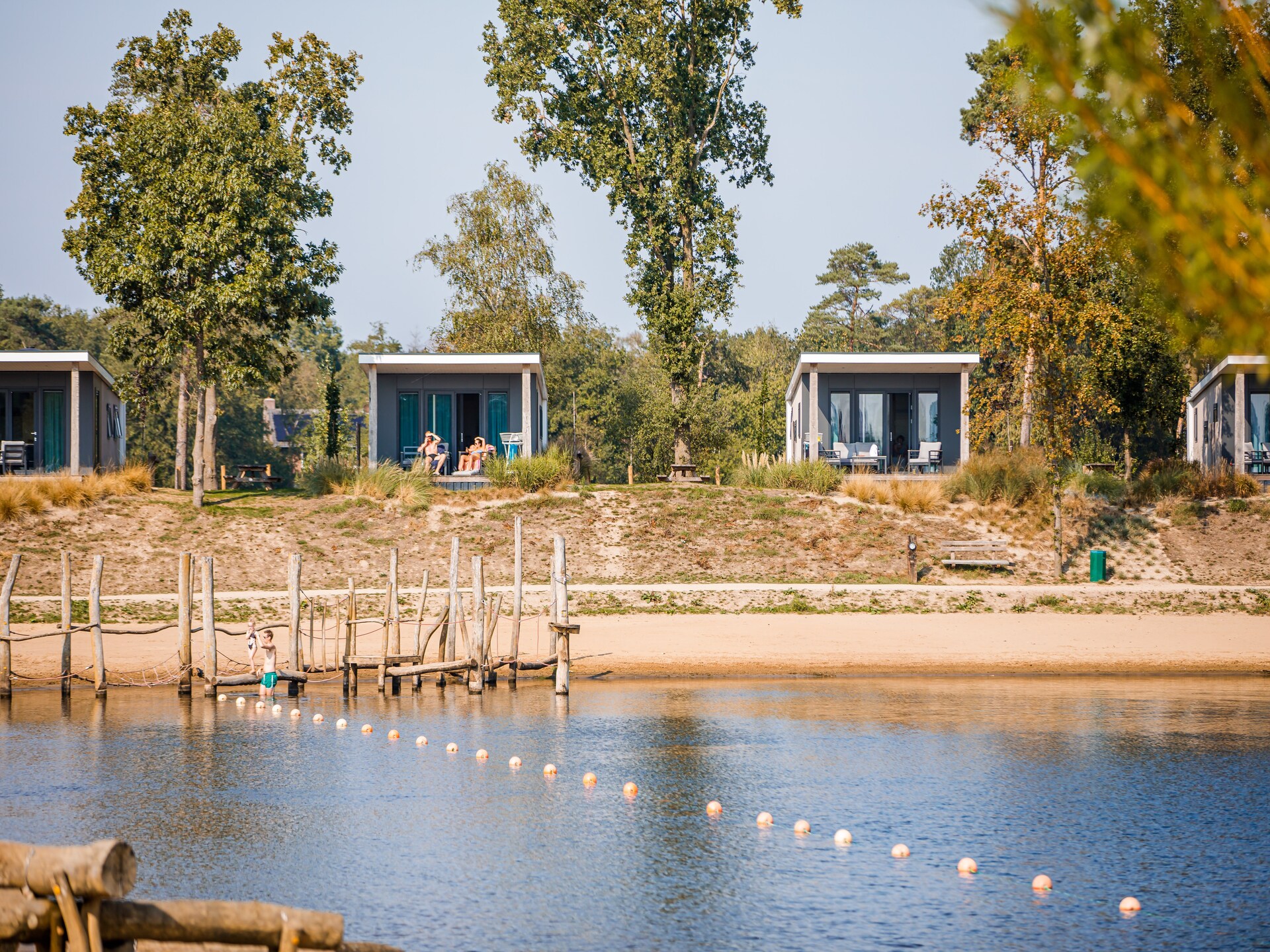 Sfeervol chalet met uitzicht op strand en haven in Well, Limburg - foto 6