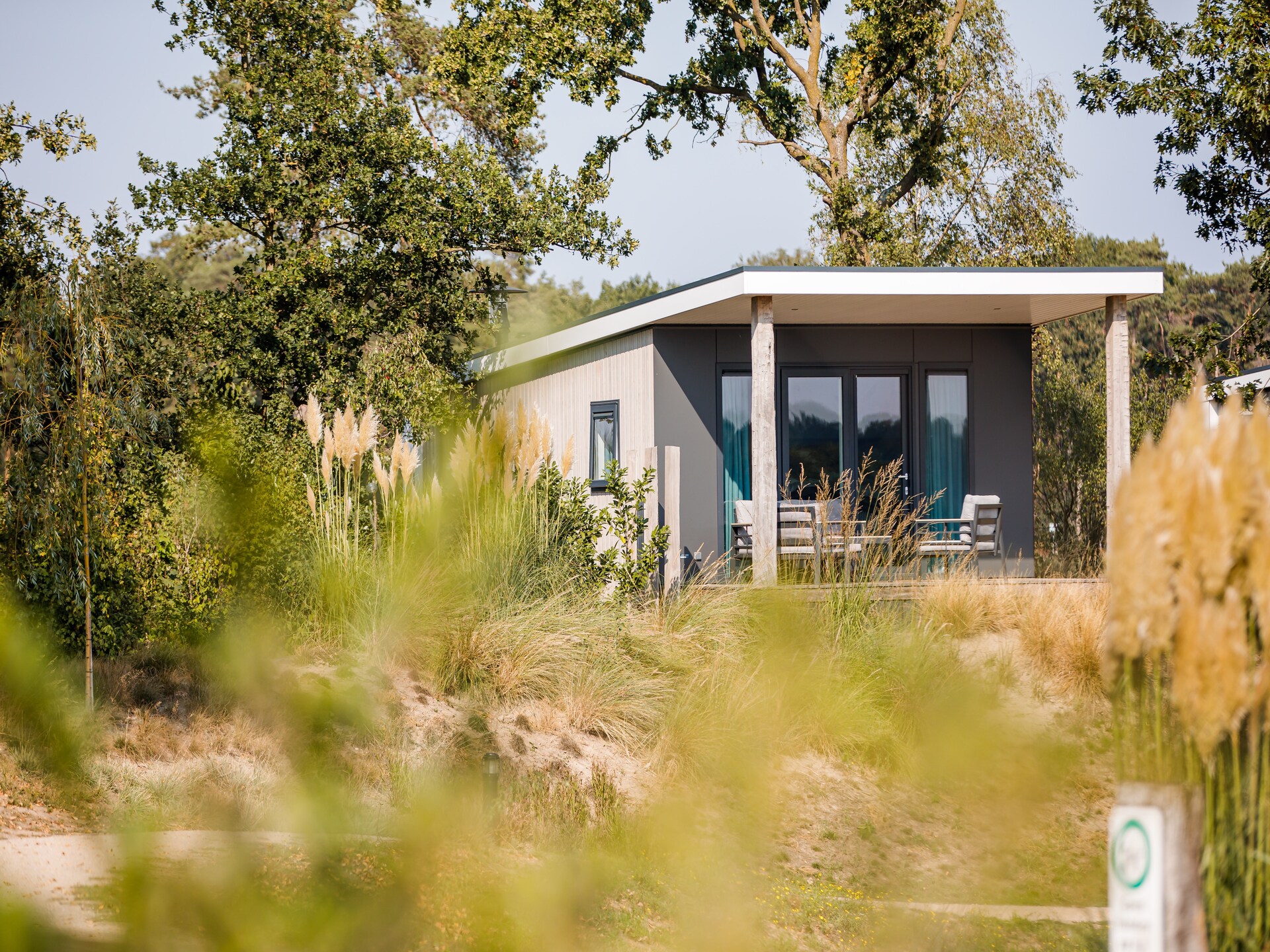 Sfeervol chalet met uitzicht op strand en haven in Well, Limburg - foto 12
