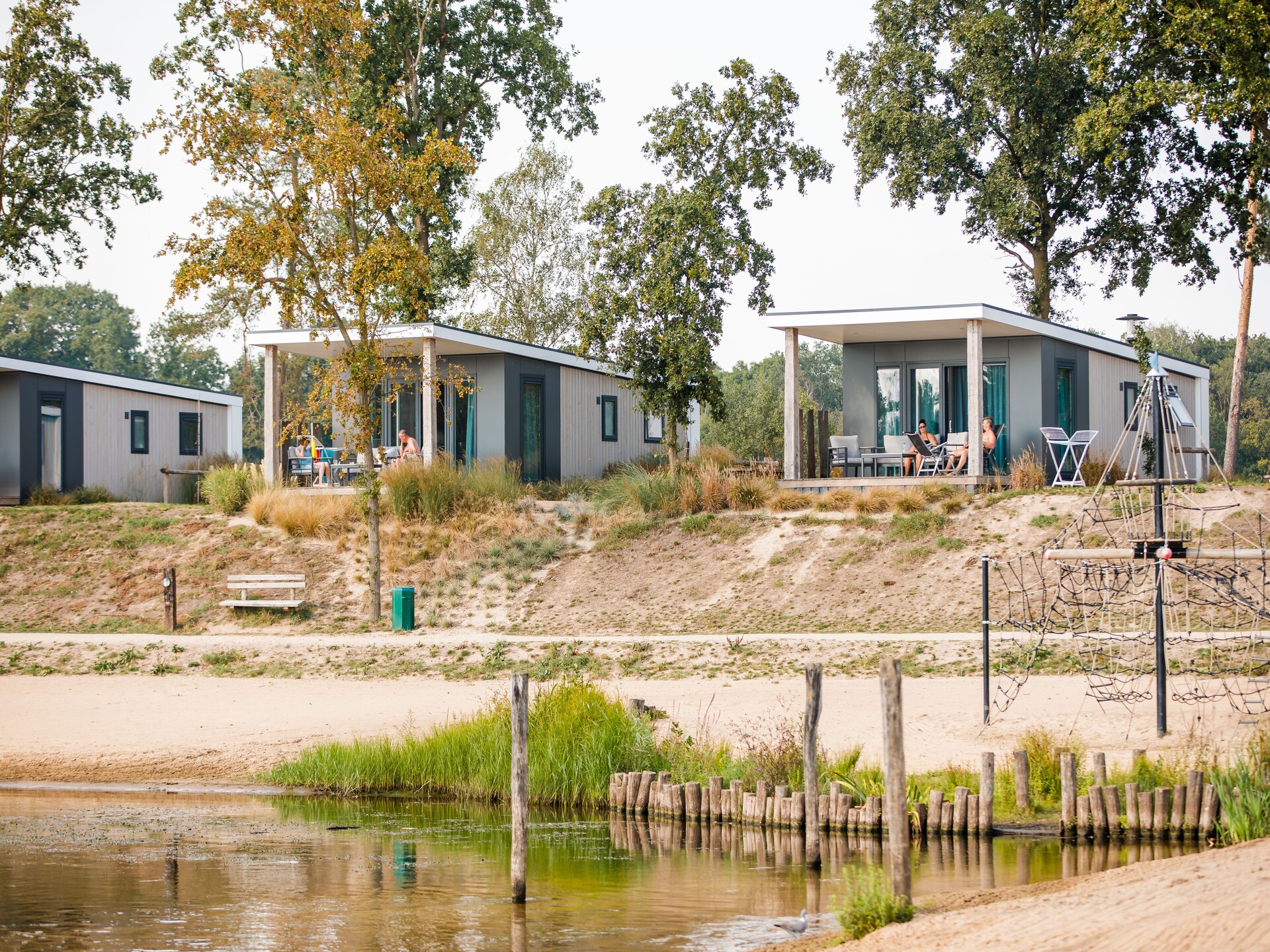 Sfeervol chalet met uitzicht op strand en haven in Well, Limburg - foto 16