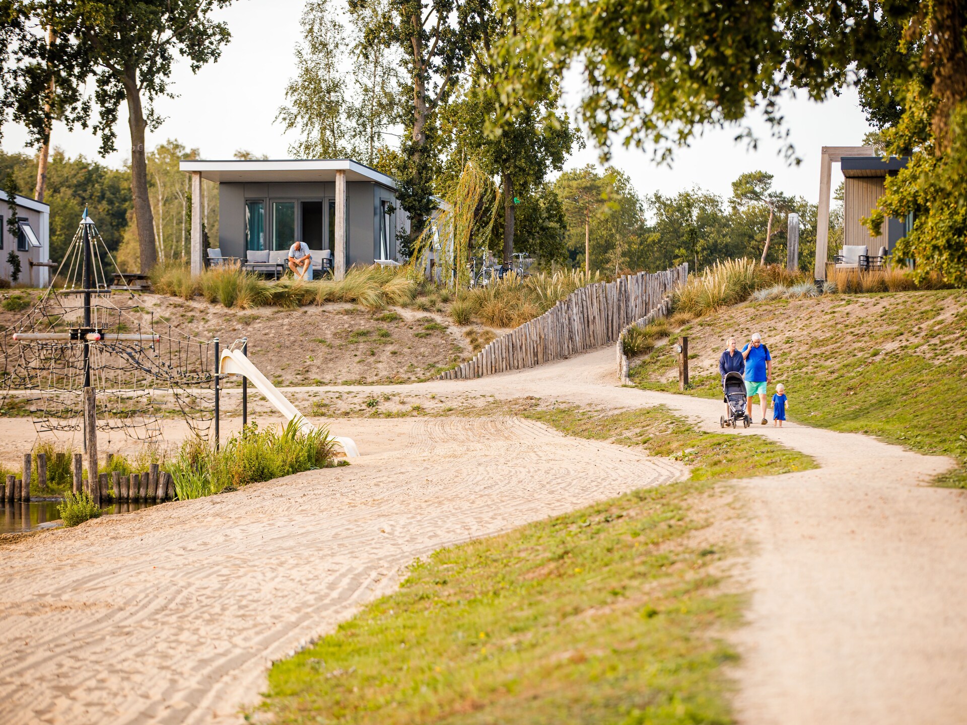 Sfeervol chalet met uitzicht op strand en haven in Well, Limburg - foto 20