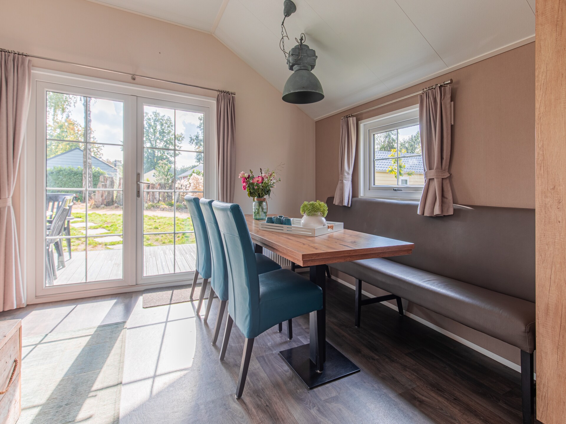 Sfeervol chalet aan het water op Vakantiepark Leukermeer voor 6 personen - foto 13