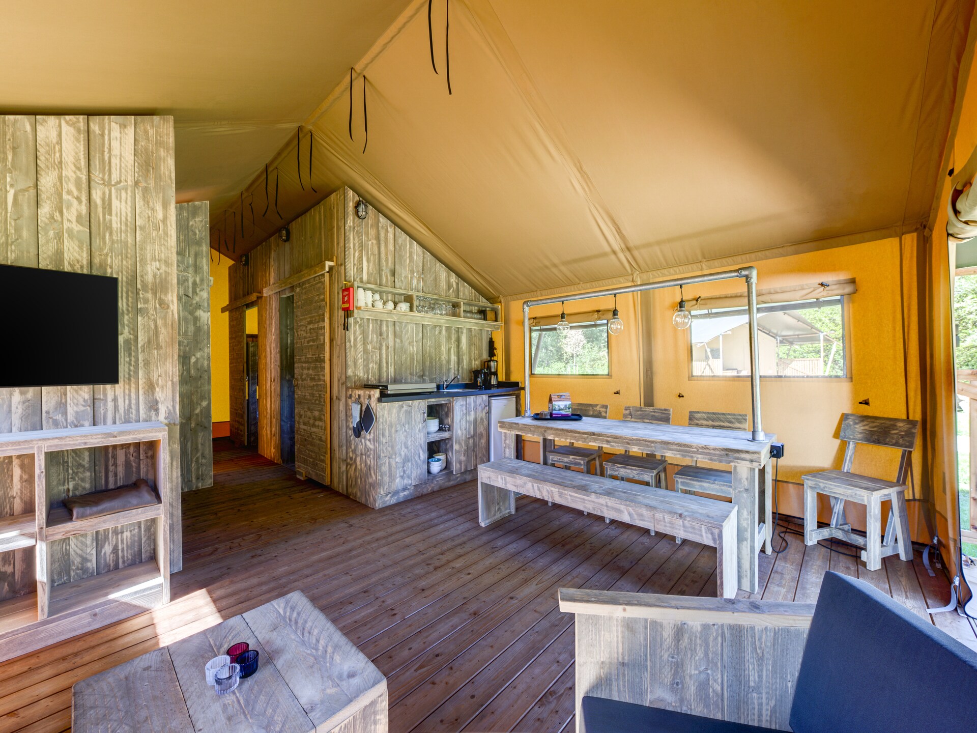Luxe tentlodge op rustig vakantiepark in het Overijsselse Vechtdal - foto 3