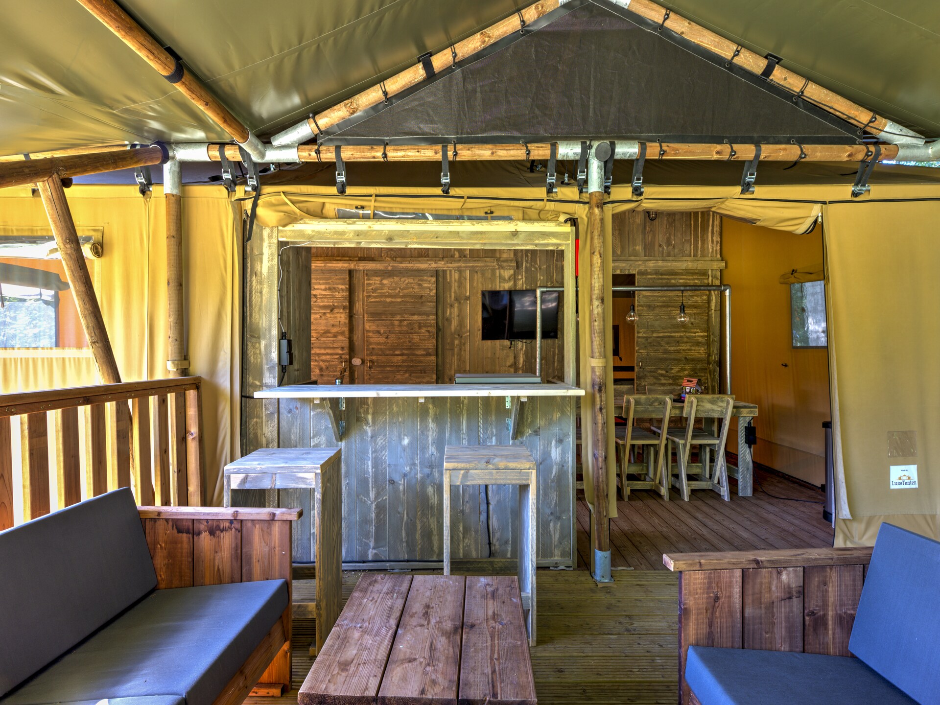 Luxe glampingtent in Dalfsen: comfort van thuis in de natuur - foto 14