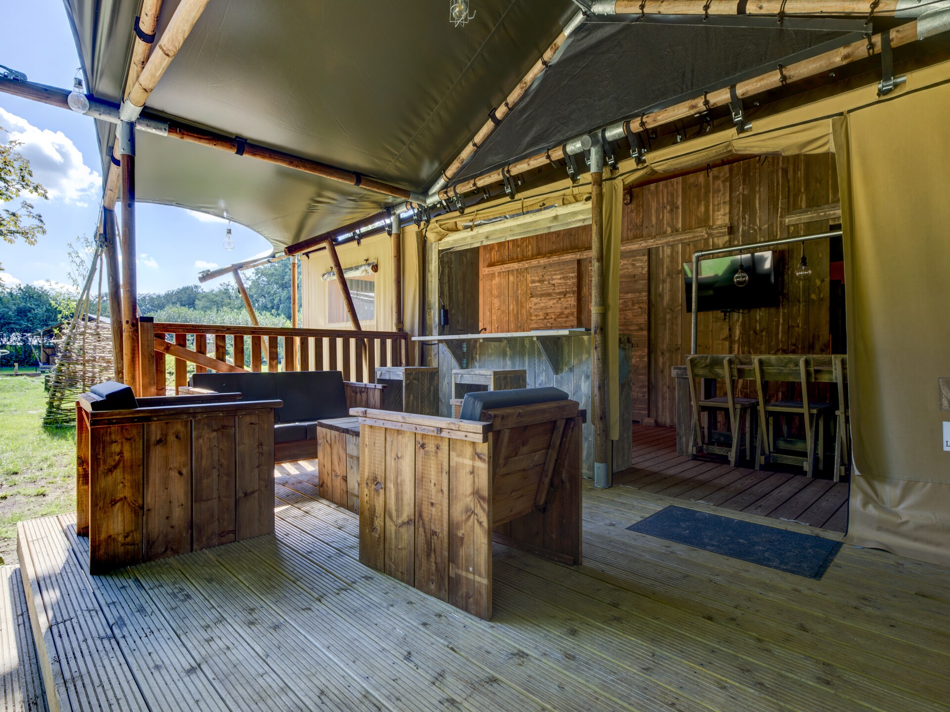 Luxe glampingtent in Dalfsen: comfort van thuis in de natuur - foto 15