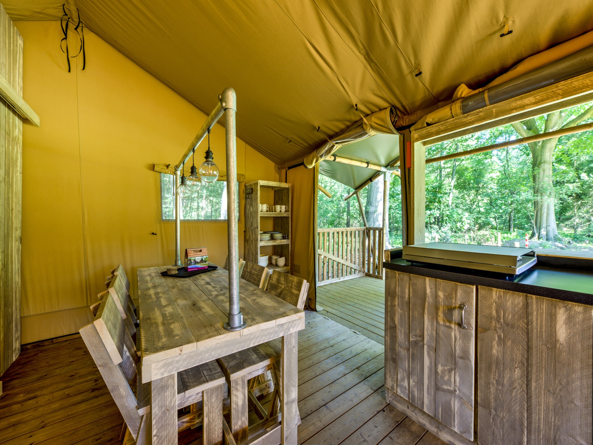 Luxe glampingtent in Dalfsen: comfort van thuis in de natuur - foto 2