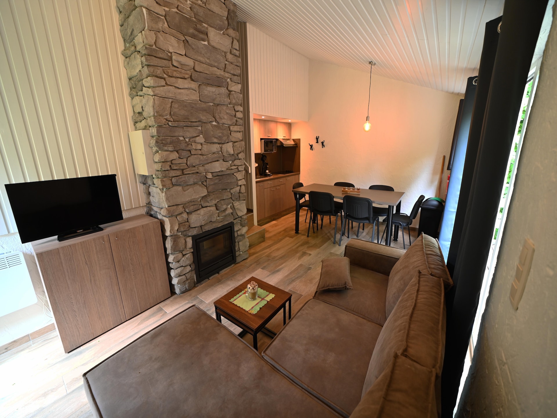 Recent gerenoveerde 6-persoons bungalow in Virton - foto 7