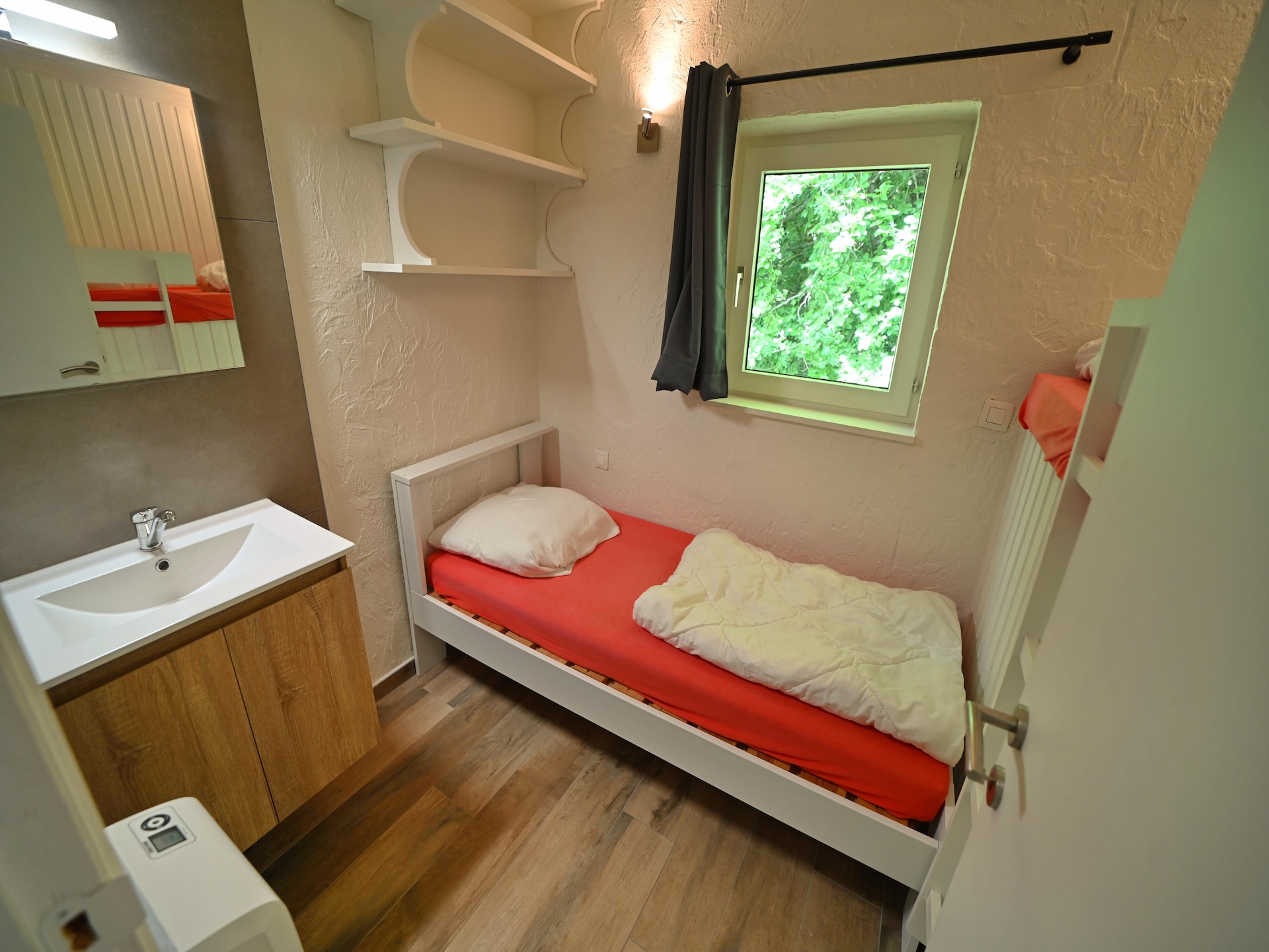 Recent gerenoveerde 6-persoons bungalow in Virton - foto 9