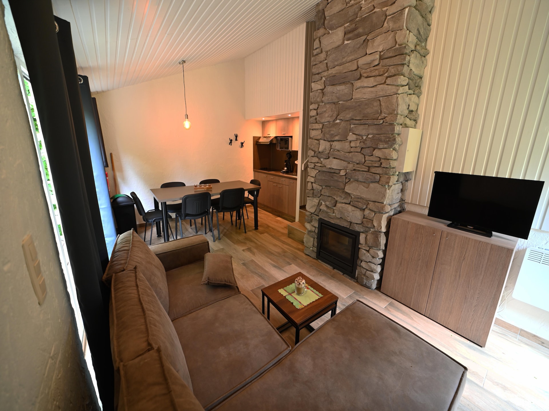 Recent gerenoveerde 6-persoons bungalow in Virton - foto 14
