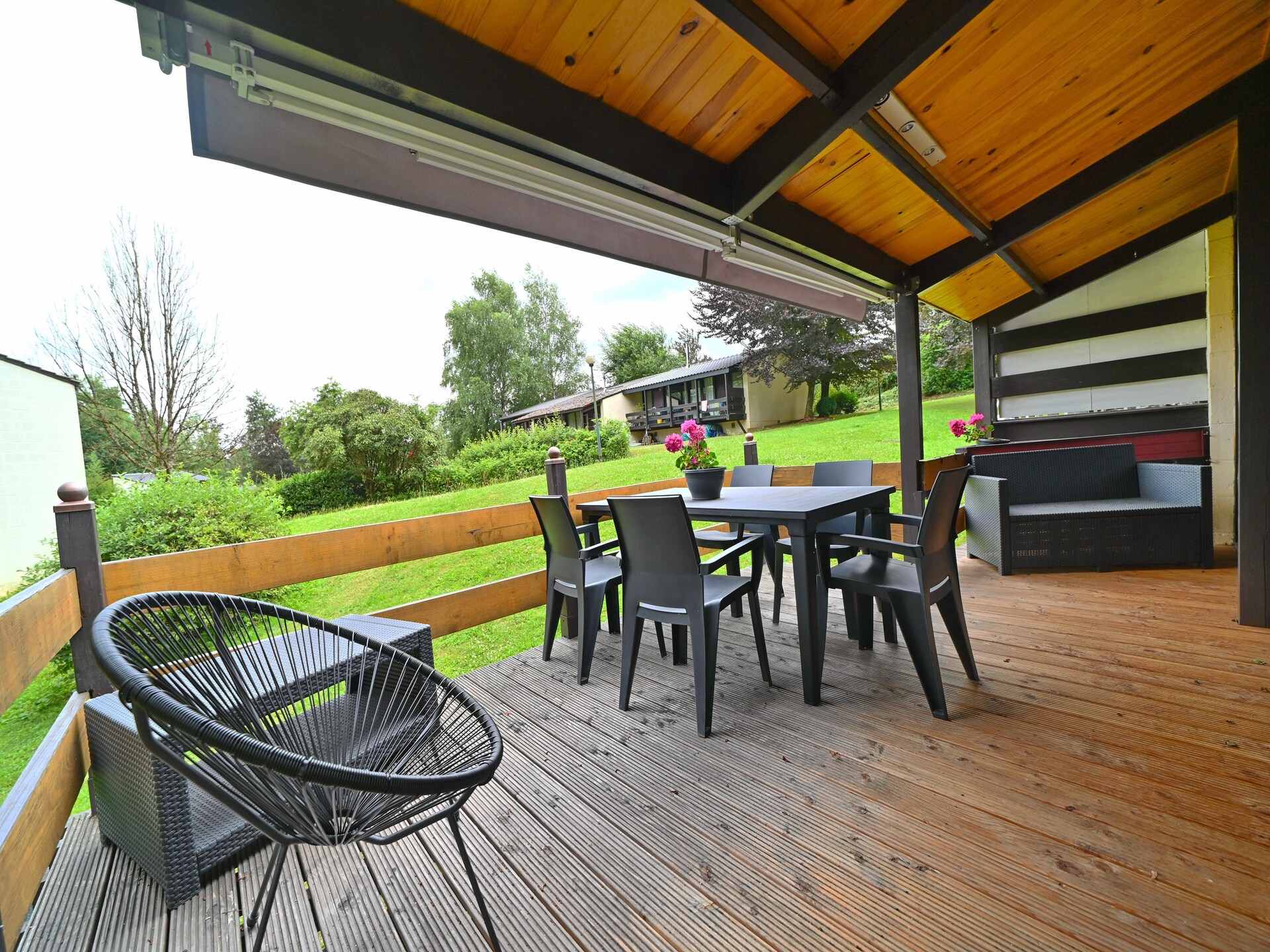 Rustieke bungalow voor 6 aan het Lac de la Vallée de Rabais in Virton - foto 3