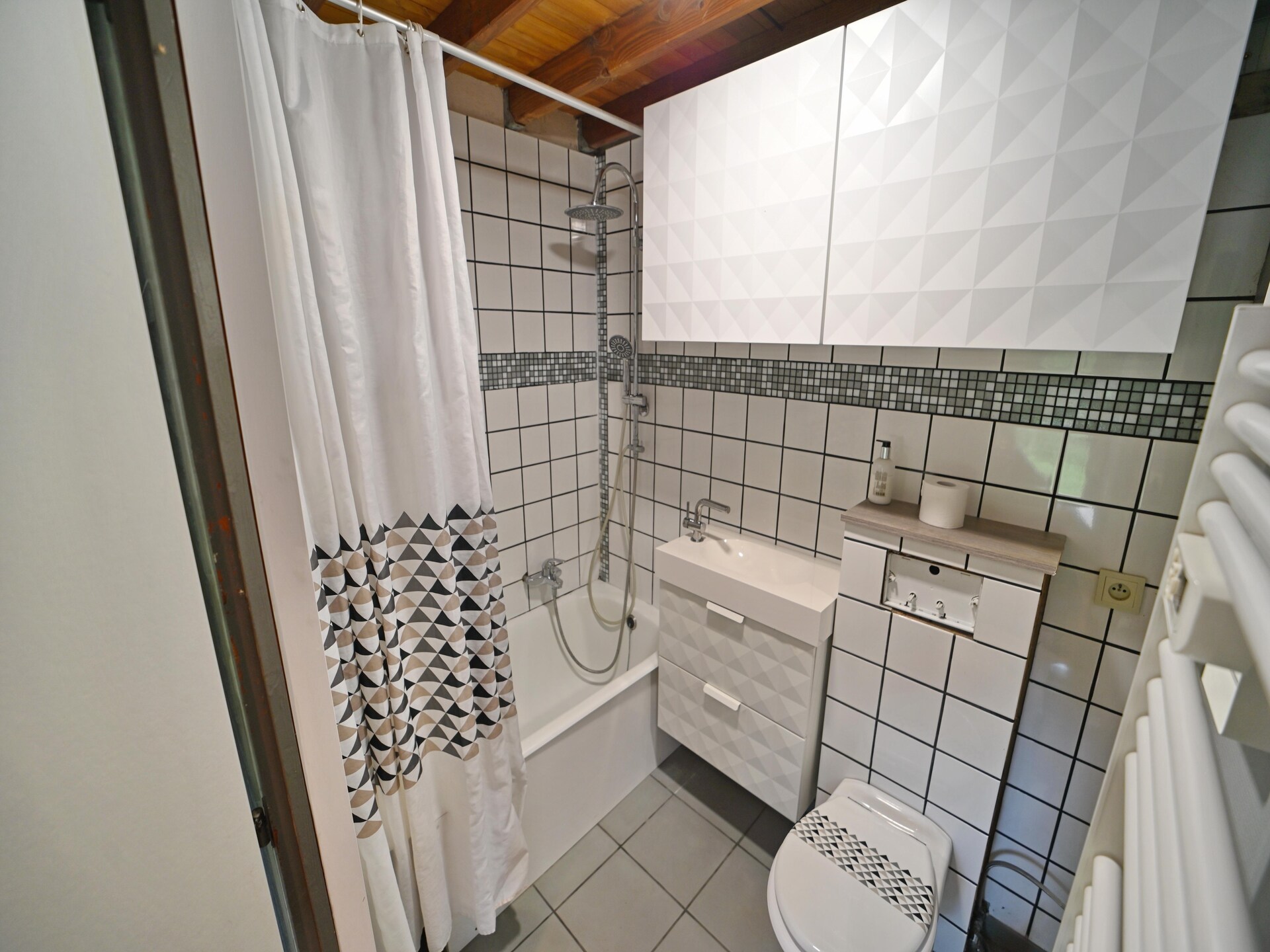 Rustieke bungalow voor 6 aan het Lac de la Vallée de Rabais in Virton - foto 13