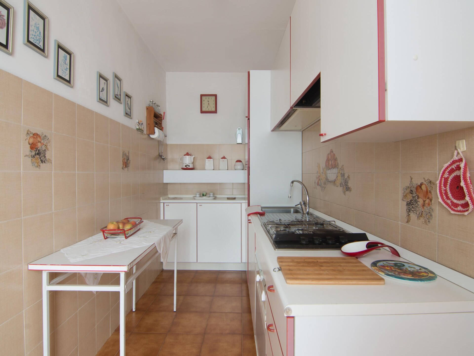 Licht appartement op begane grond met privéterras en zwembad in de heuvels - foto 17