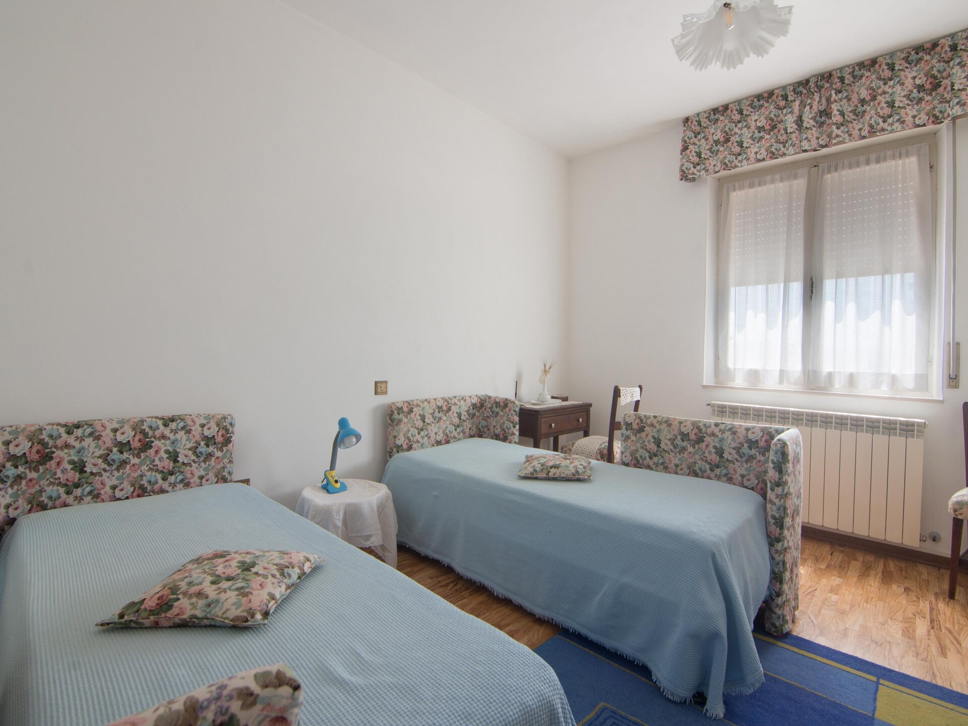 Licht appartement op begane grond met privéterras en zwembad in de heuvels - foto 26